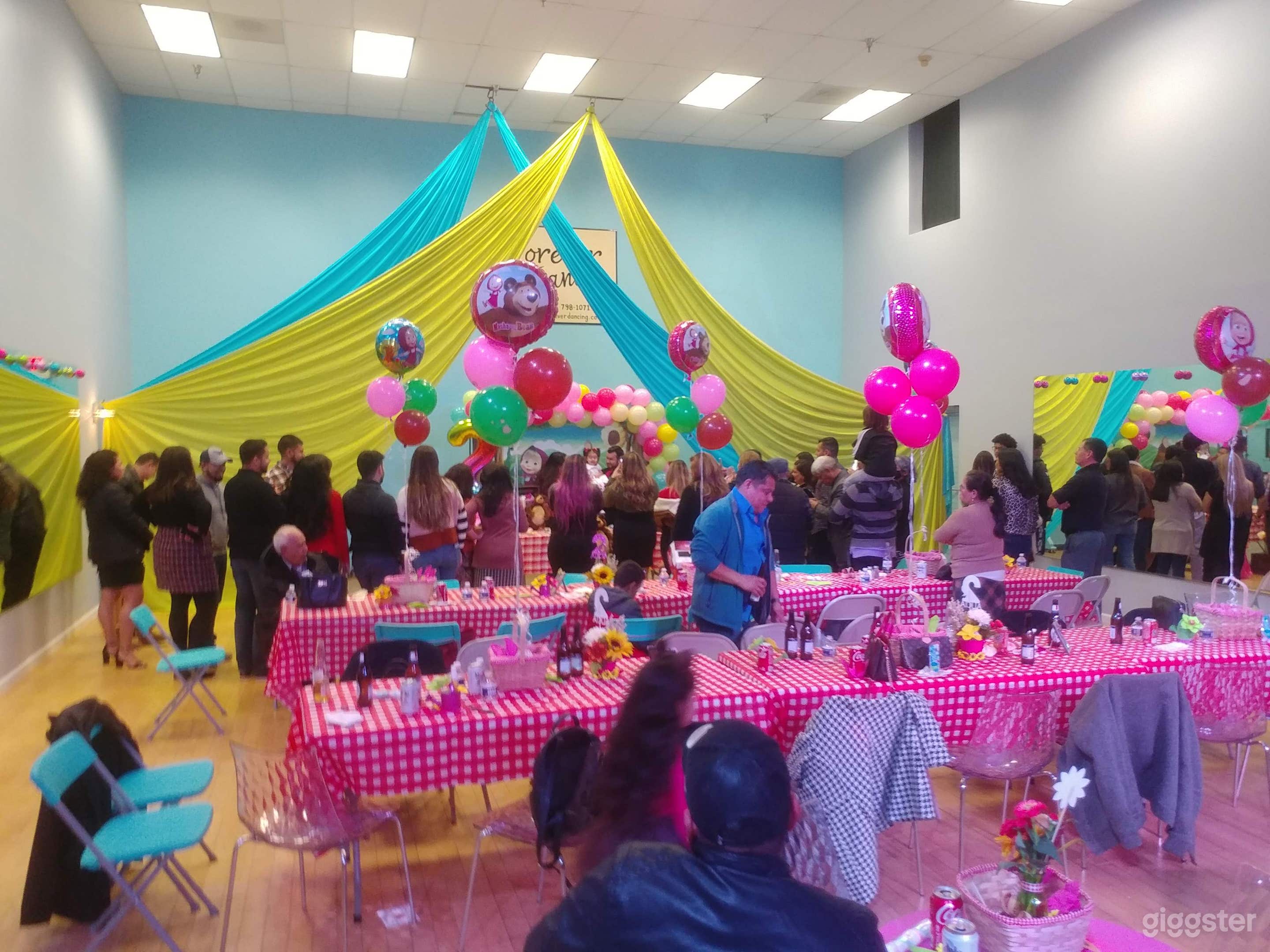 Contemporary Dance Hall with High Ceiling Photo 1