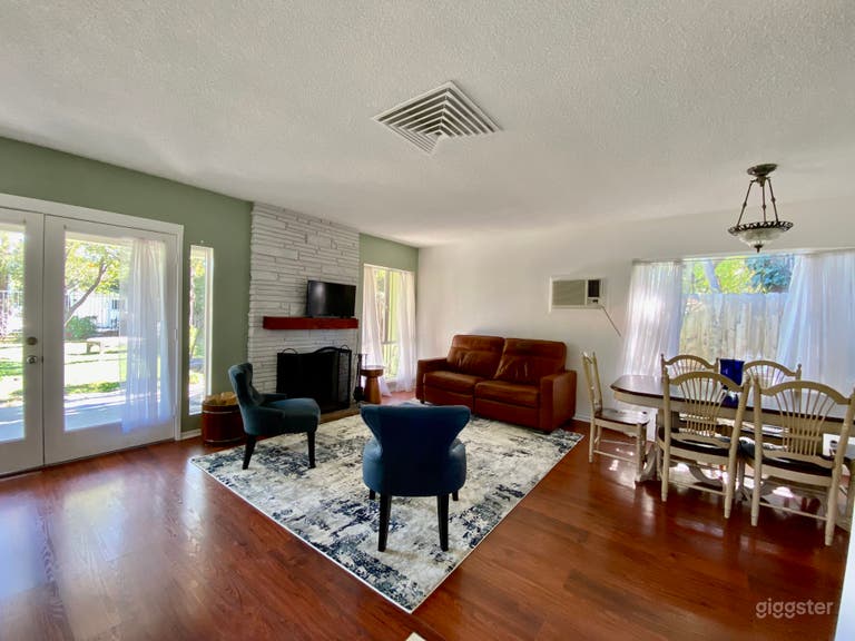  Cozy 1950s cottage style home  