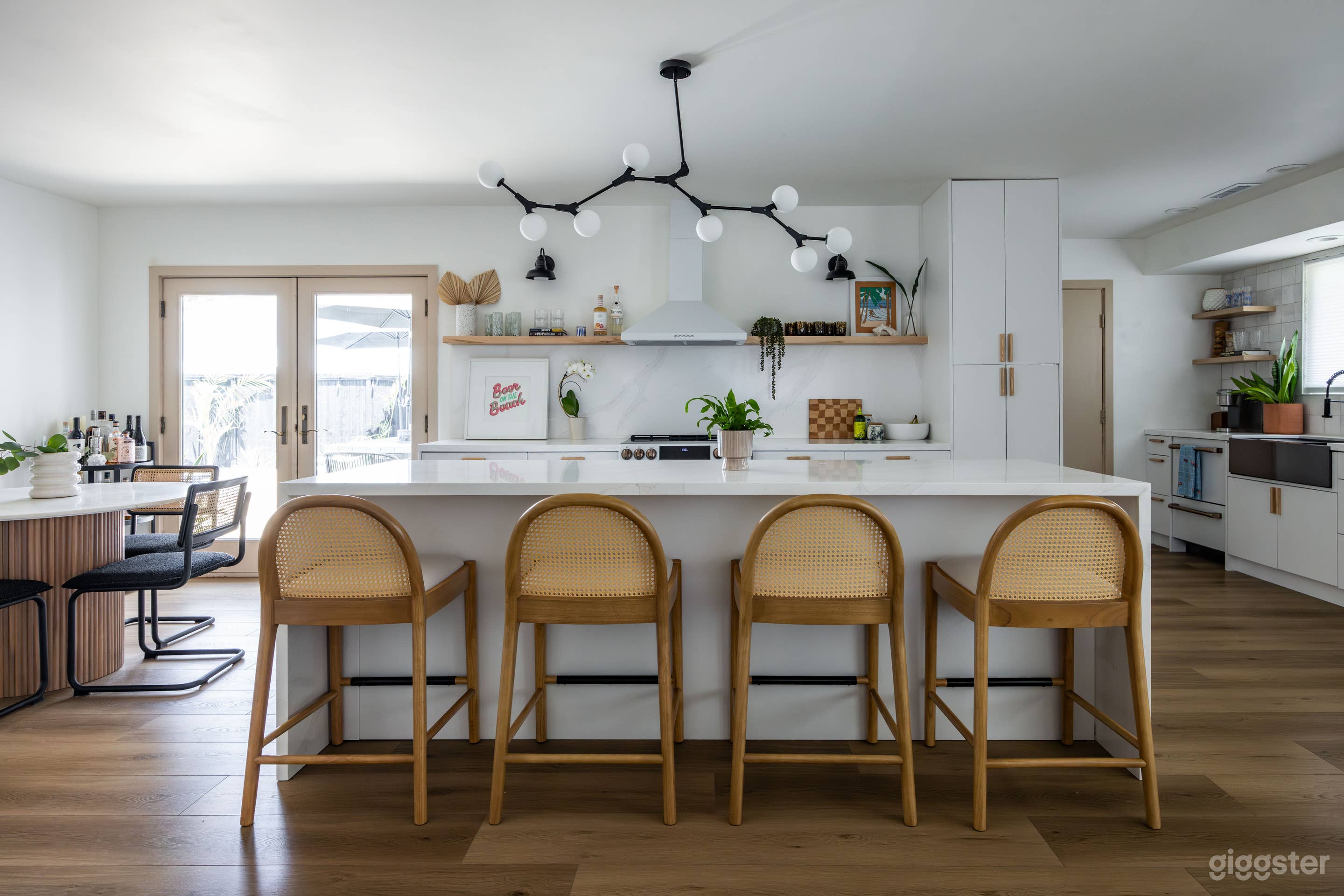 Beachy, Bright Family Home, Costa Mesa Photo 1