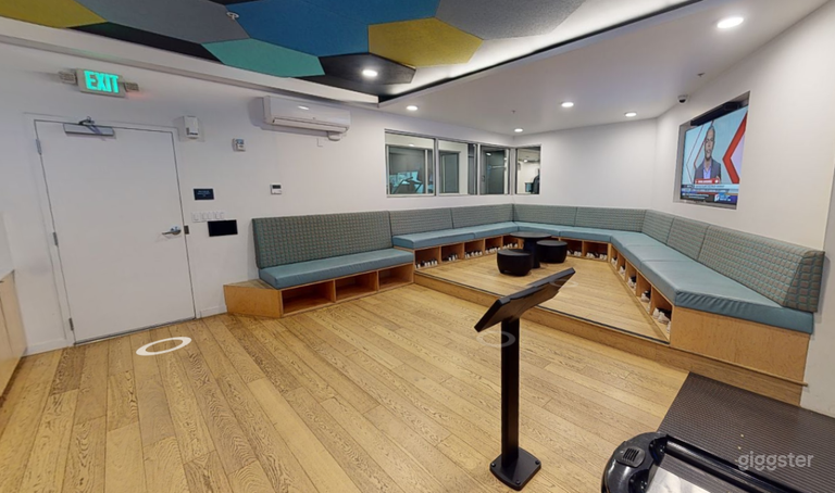  Sleek Bowling Alley in Columbia City 