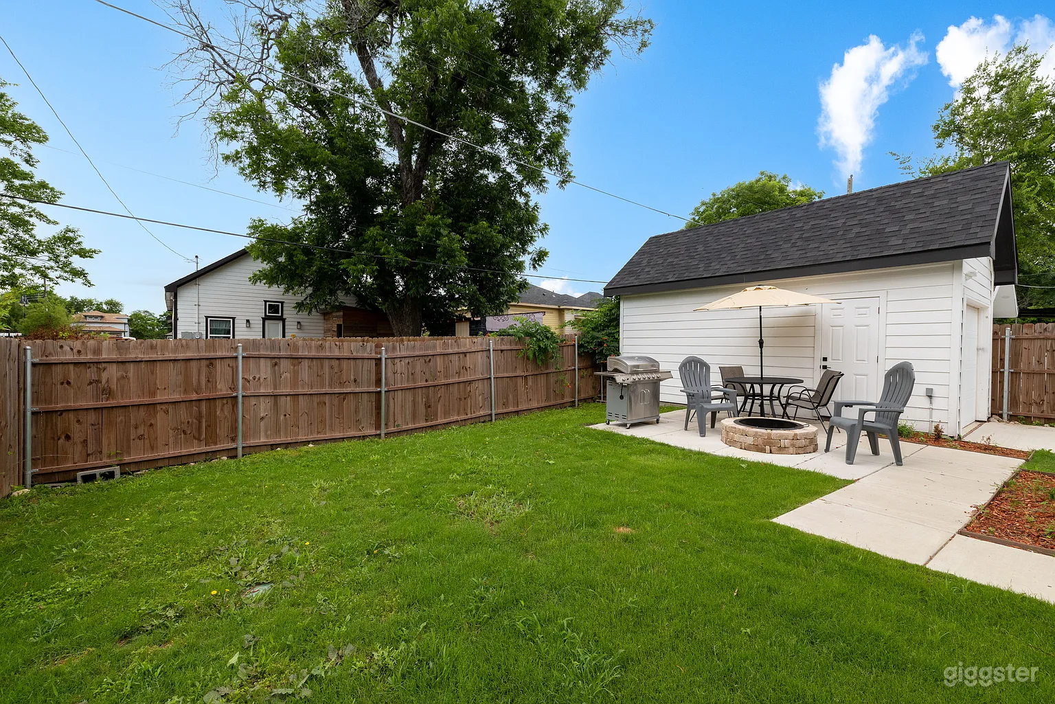Bright &amp; Accessible Fort Worth Stay – Fenced Yard Photo 2