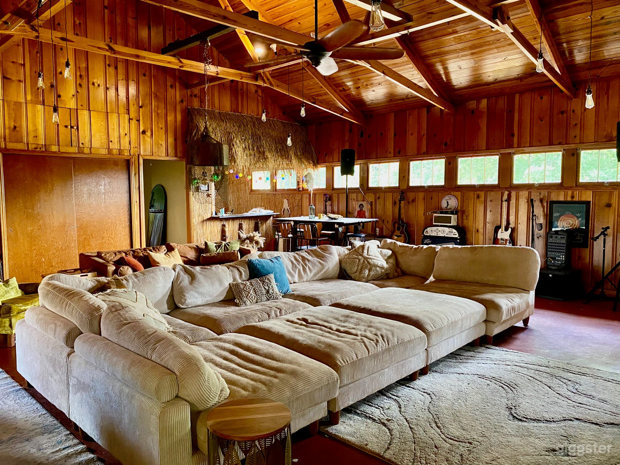 Unique Mid-Century Home in the heart of Hampton  Photo 2