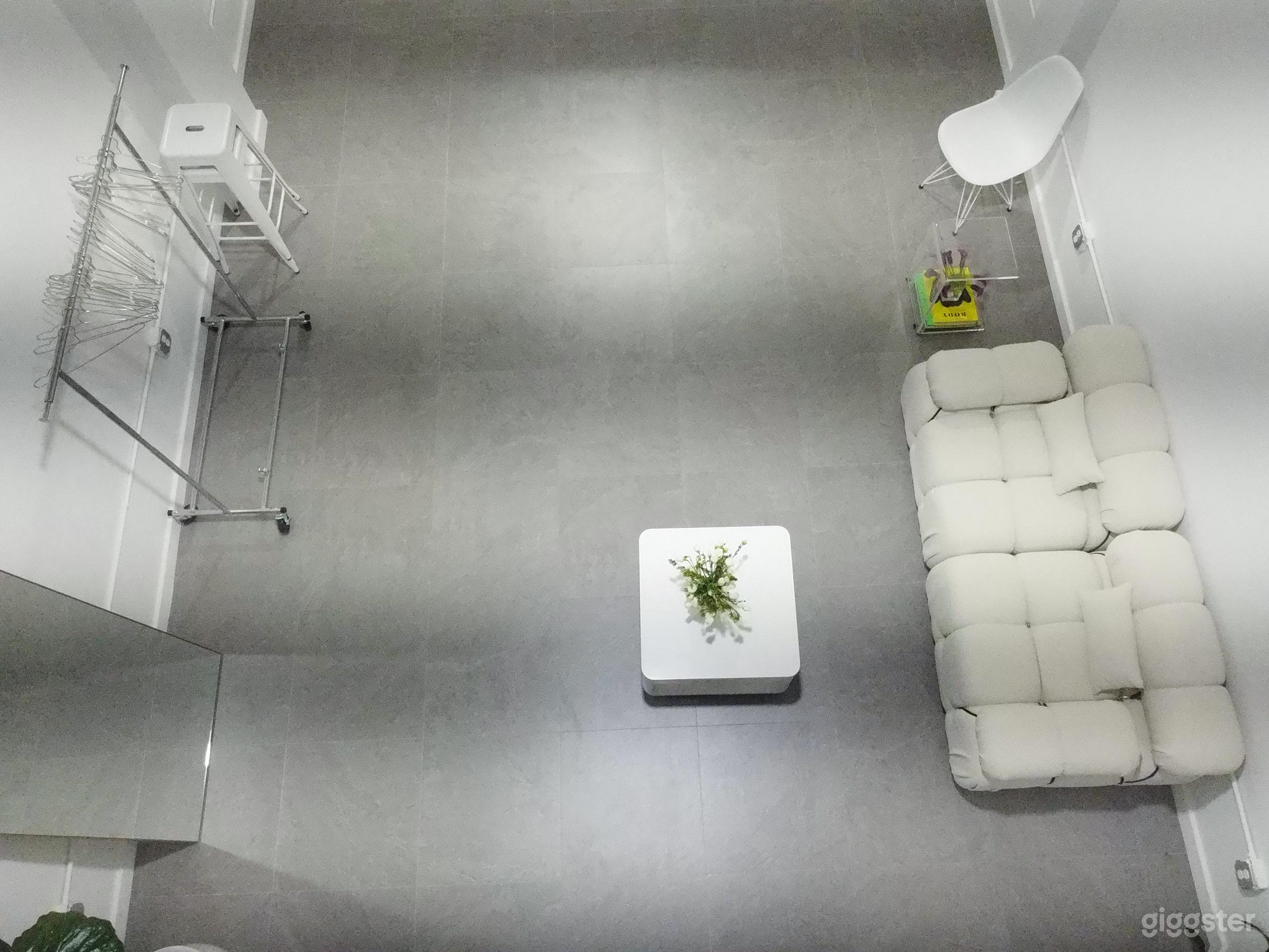 Stunning City View Studio Photo 4