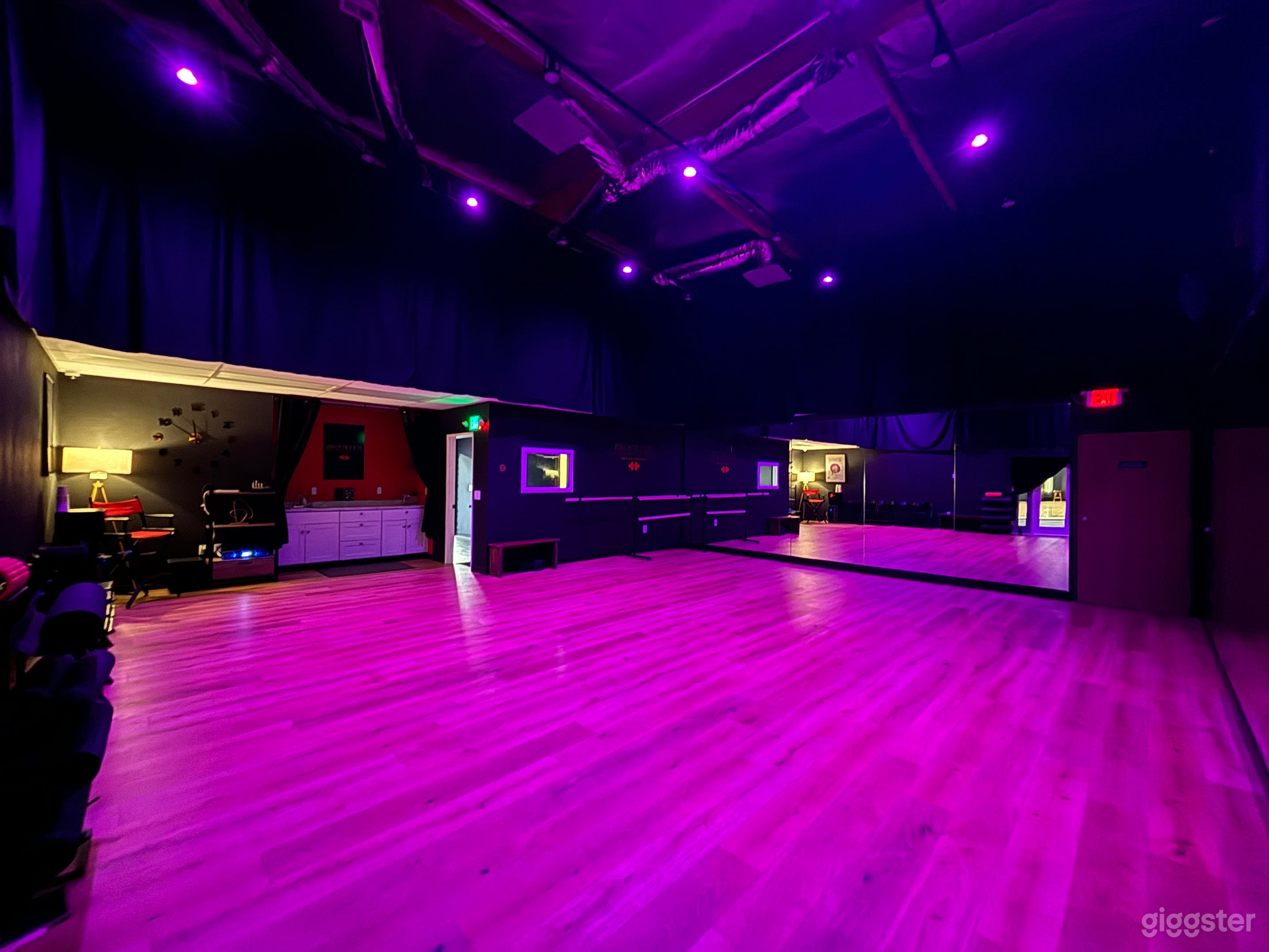 Creative Space for Dance, Filming and Meetings  Photo 1