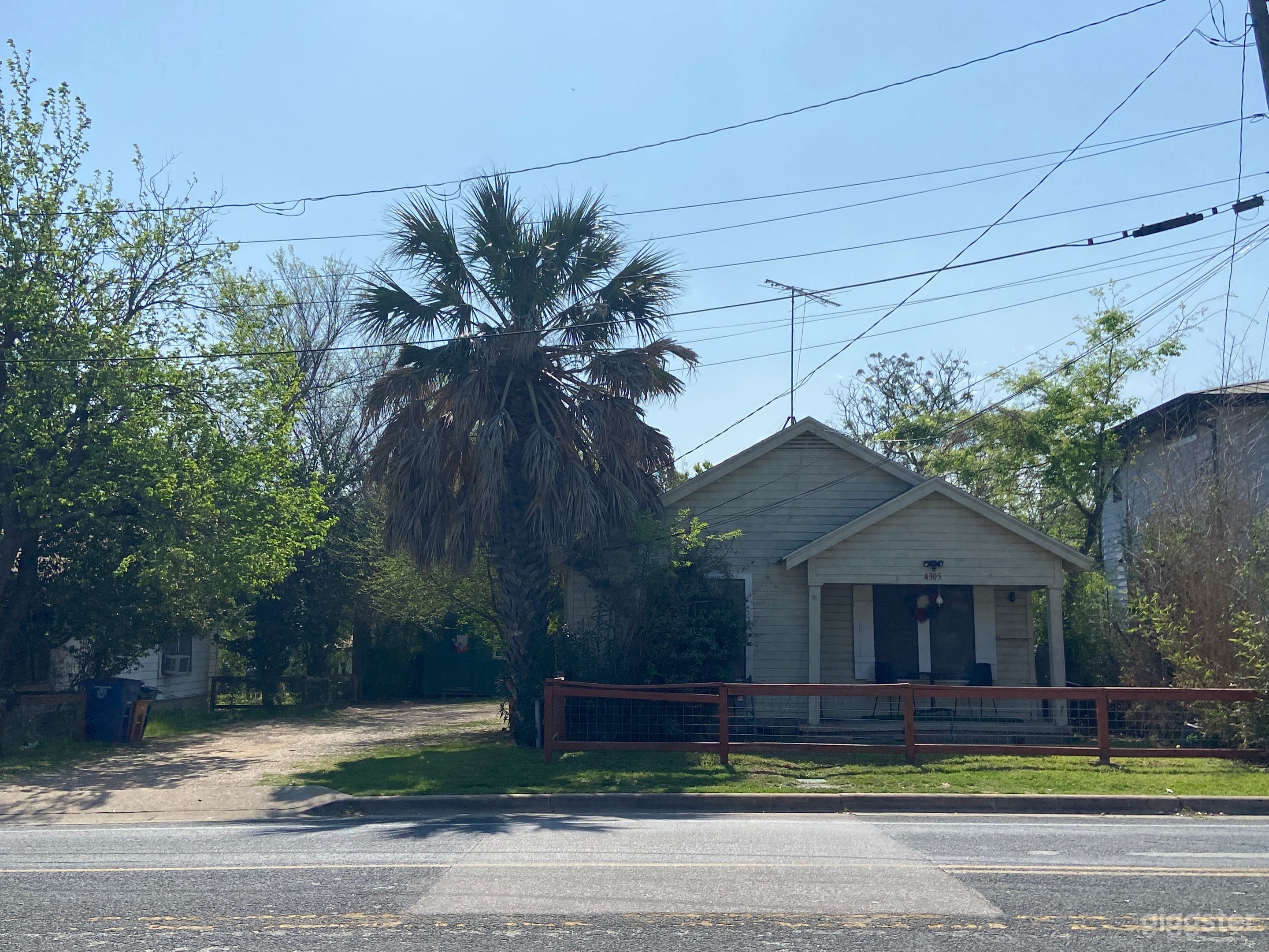 Central ATX House Photo 1