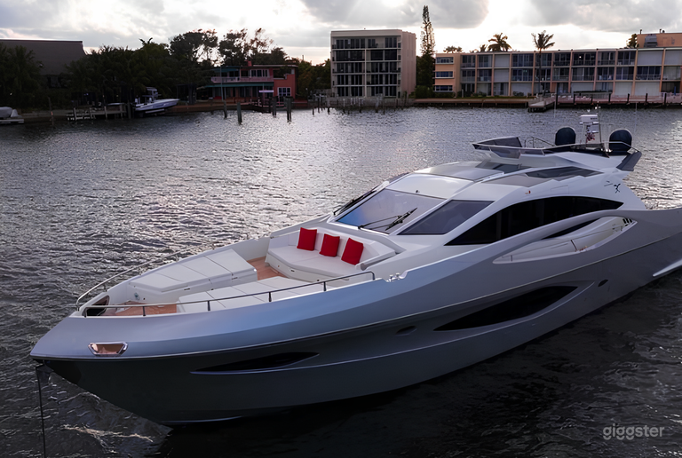   Numarine 80” 2019 Yacht 