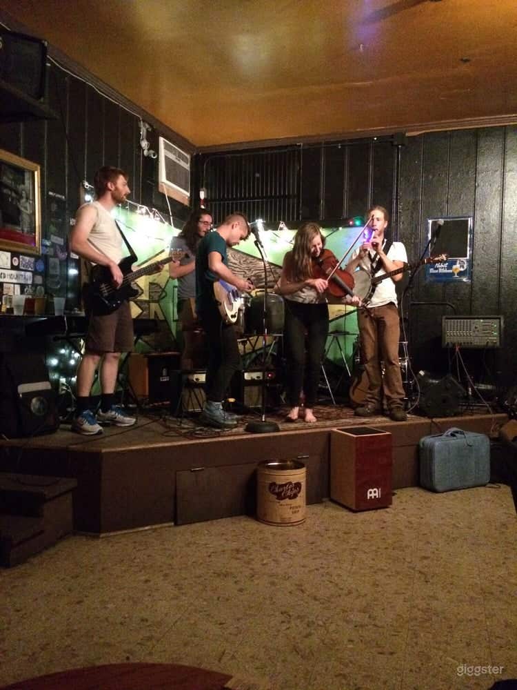 Laid-back Bar in Milwaukee Photo 3