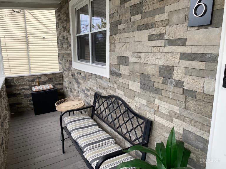  Filming @ House On Very Quiet Block 