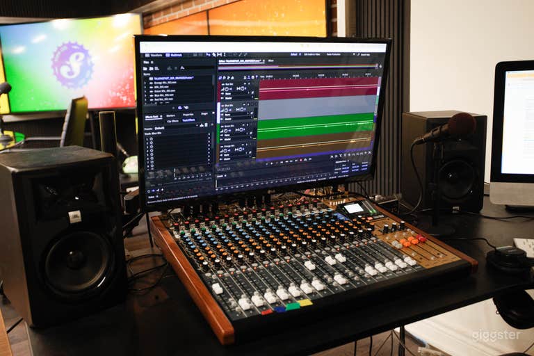  Modern Video Podcast Set 