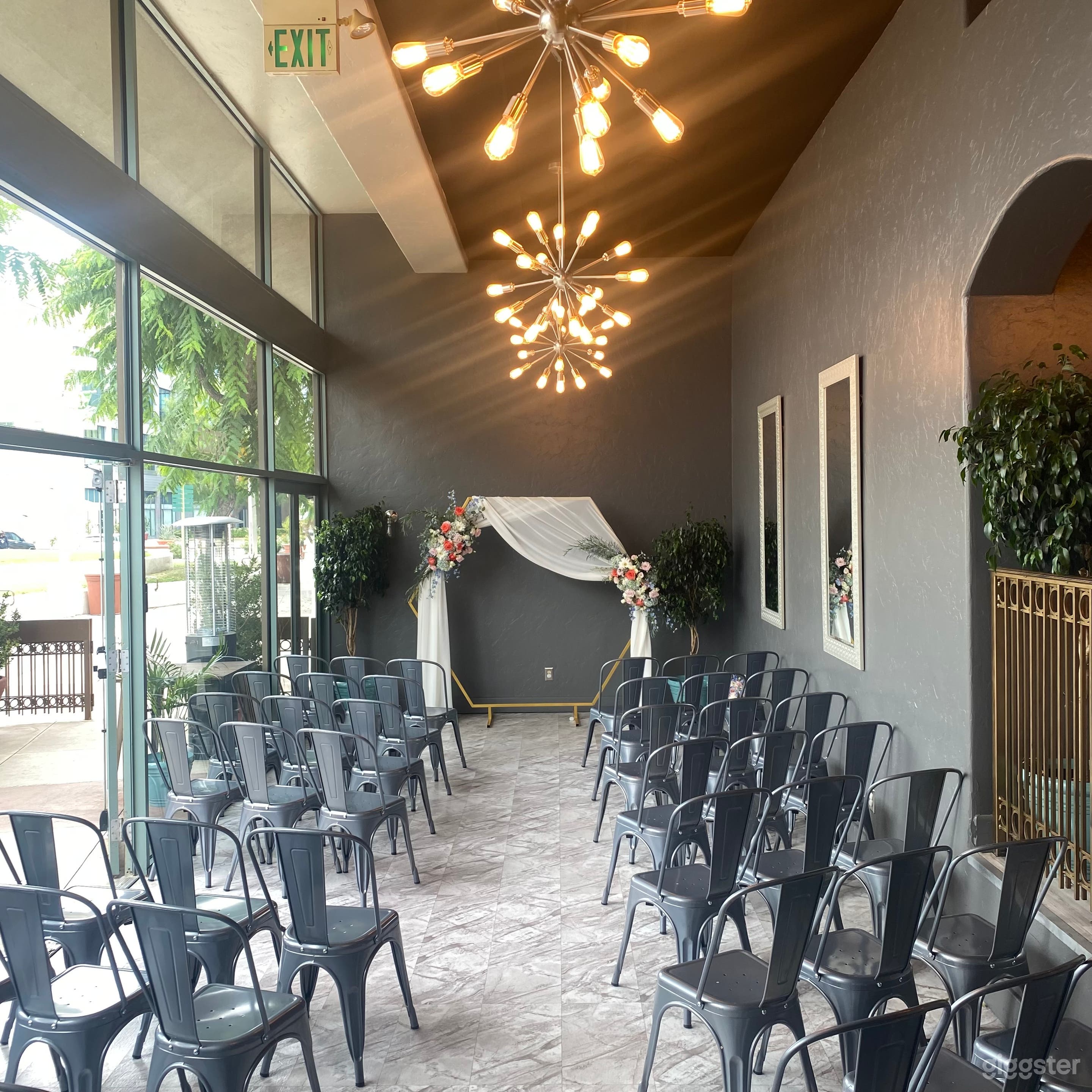 Exclusive venue - VIP Room  Photo 2