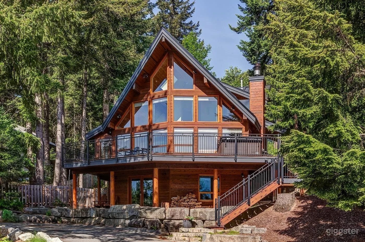 Bright Chalet with Mountain Views Photo 1