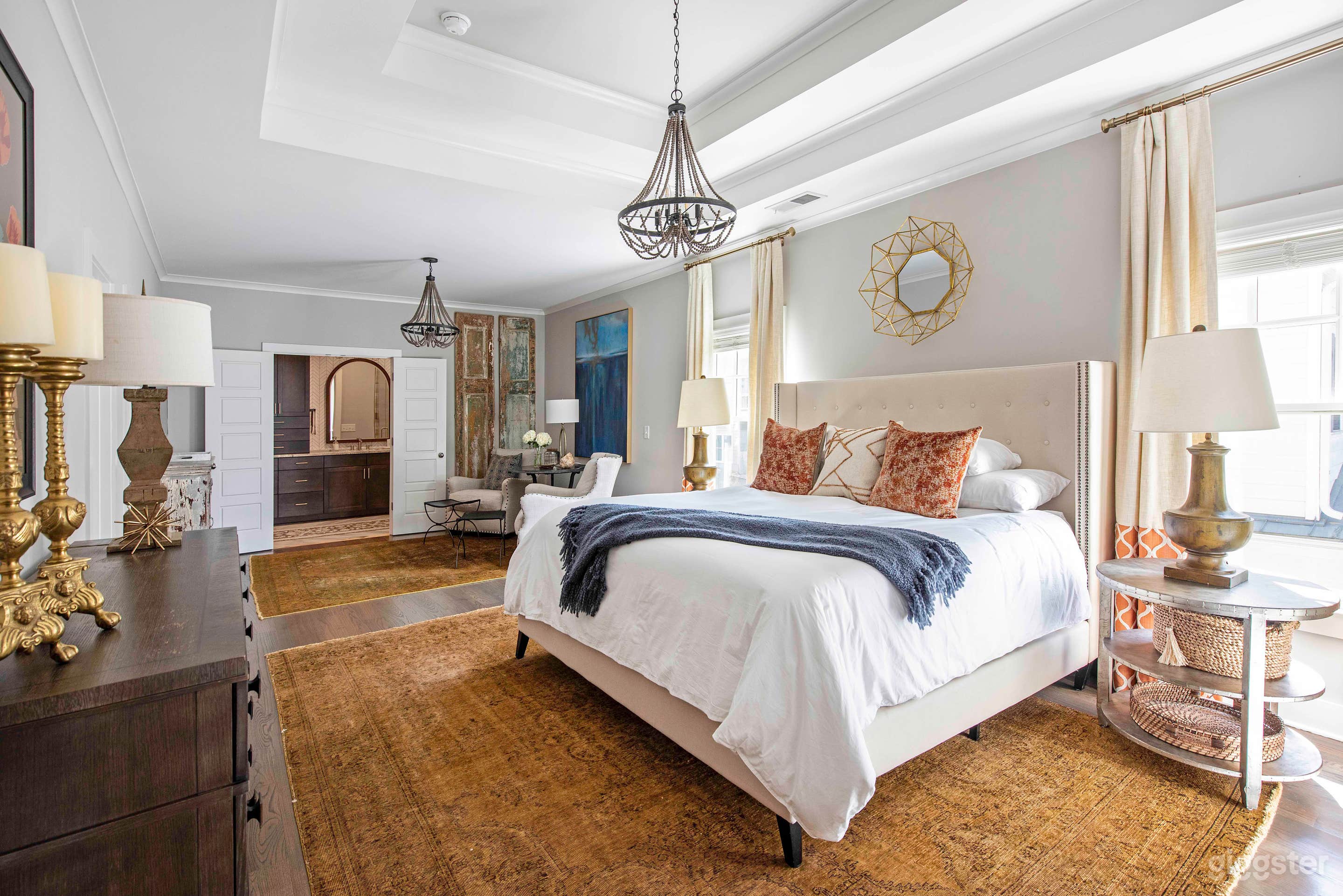 Jungle Boungie | Modern and Vibrant Furnished Rent Photo 4