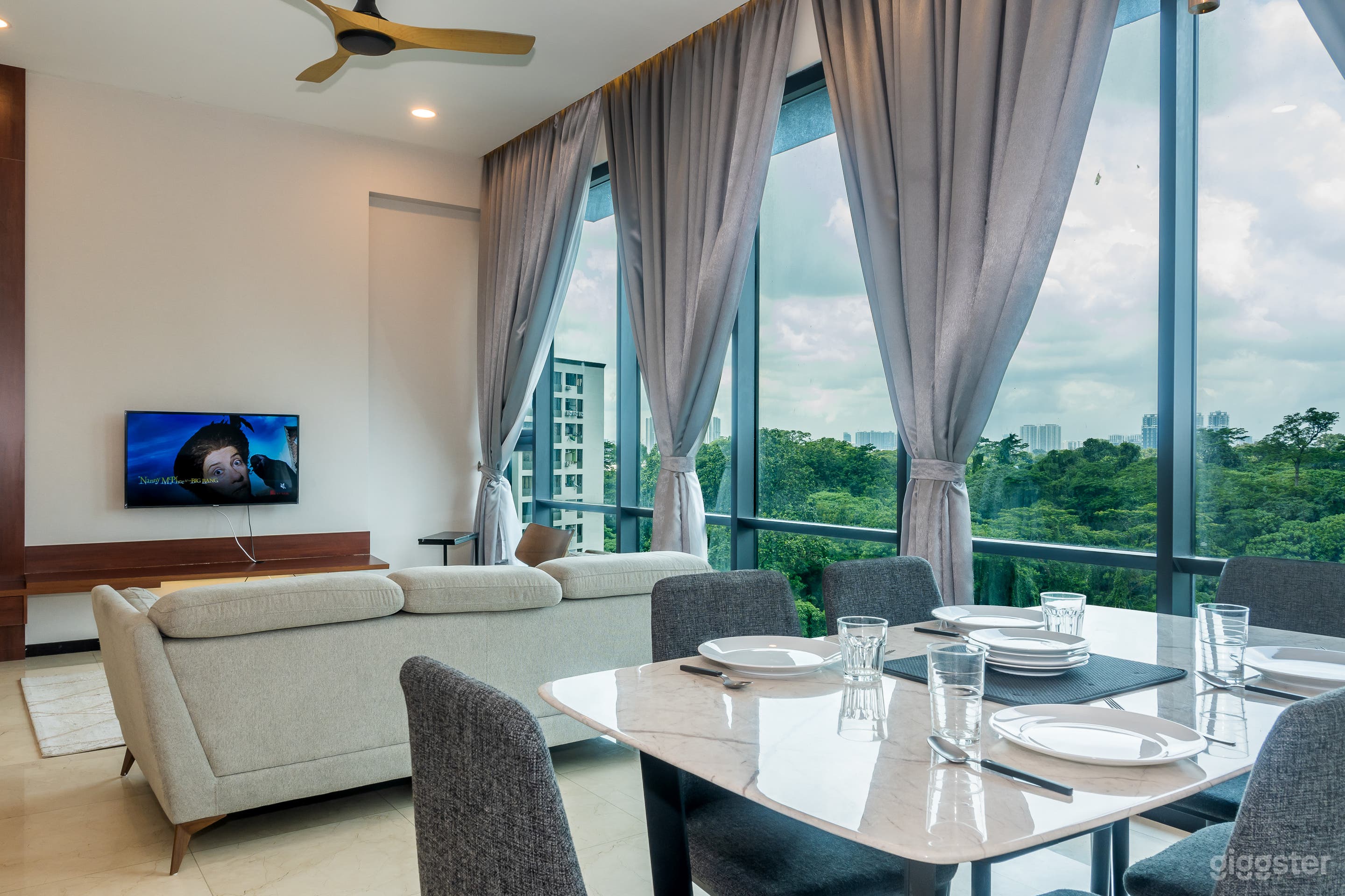 Cozy 2 bedroom Condo Unit Photo 2