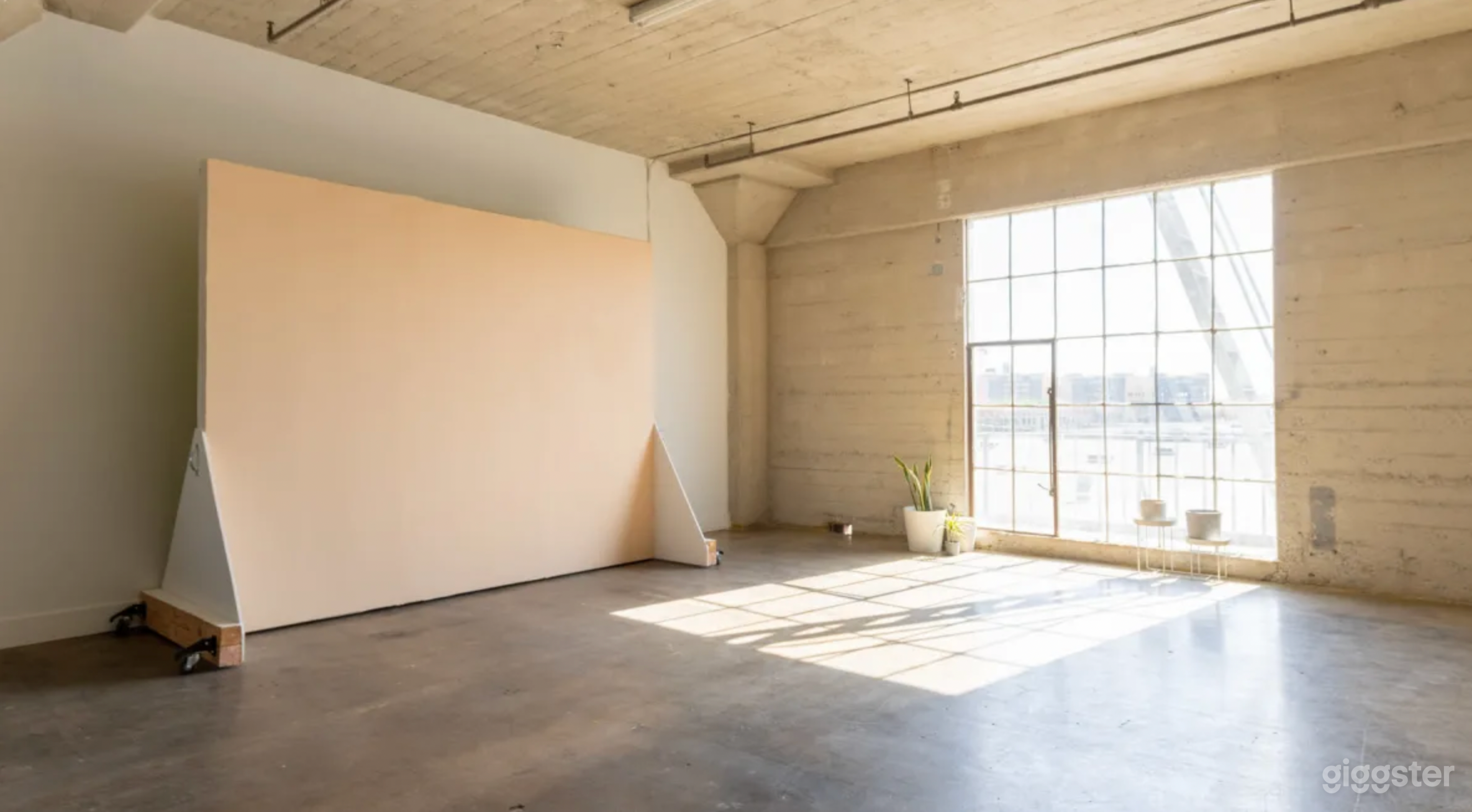 Bright,Natural Light Studio With Equipment DTLA 02 Photo 1