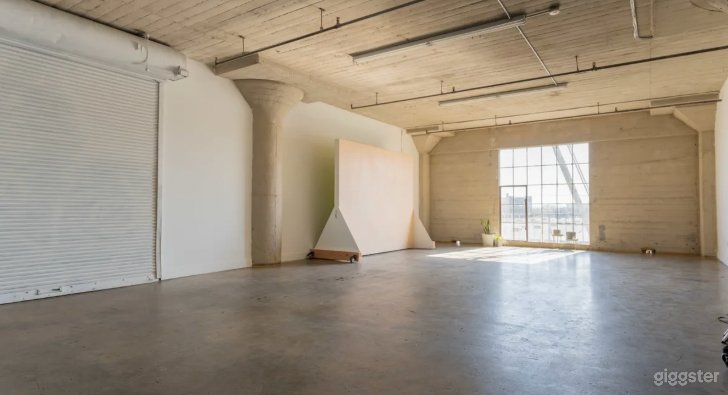 Bright,Natural Light Studio With Equipment DTLA 02 Photo 2