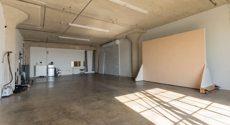  Bright,Natural Light Studio With Equipment DTLA 02 