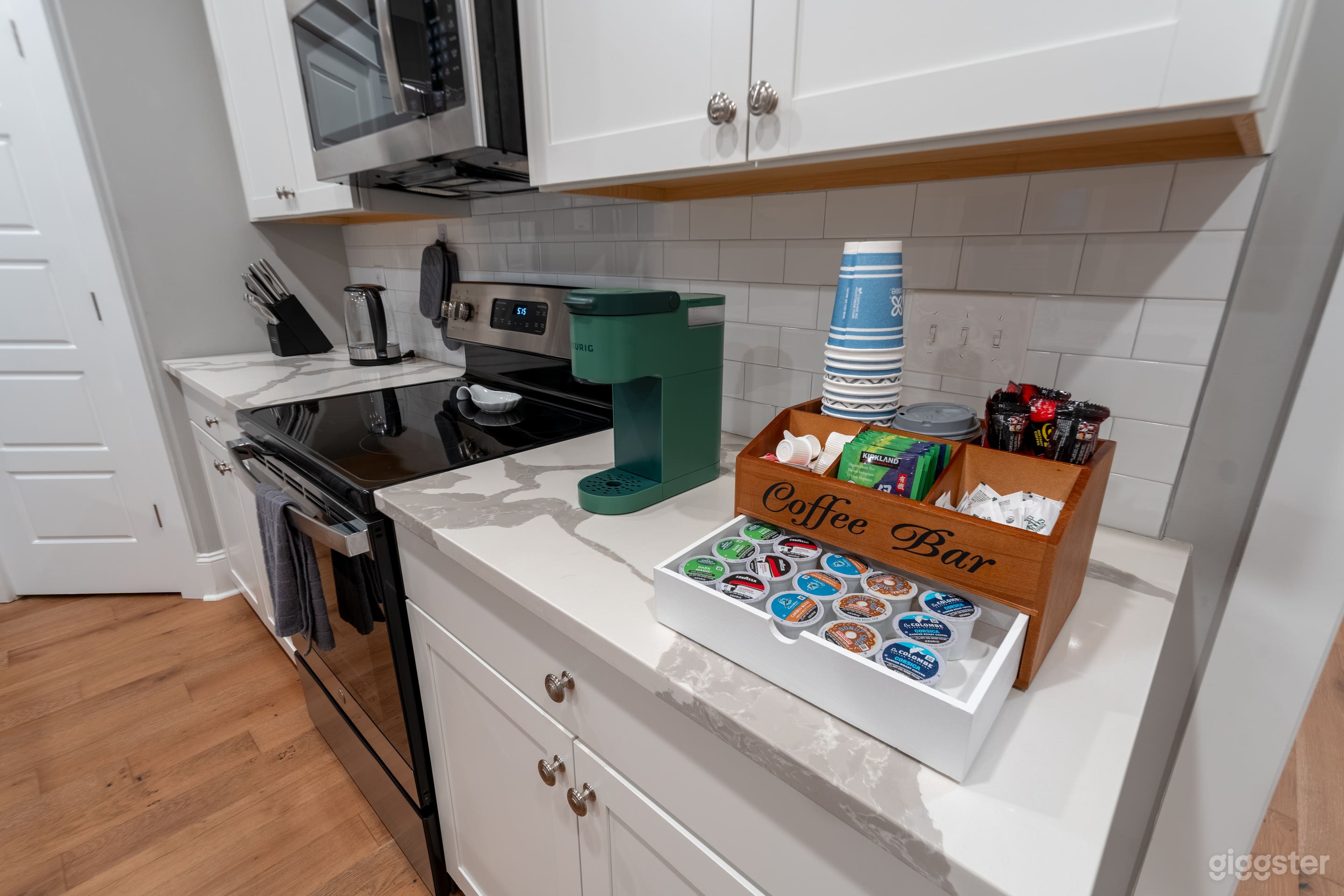 Spacious New Build Home Near Airport &amp; Restaurants Photo 3