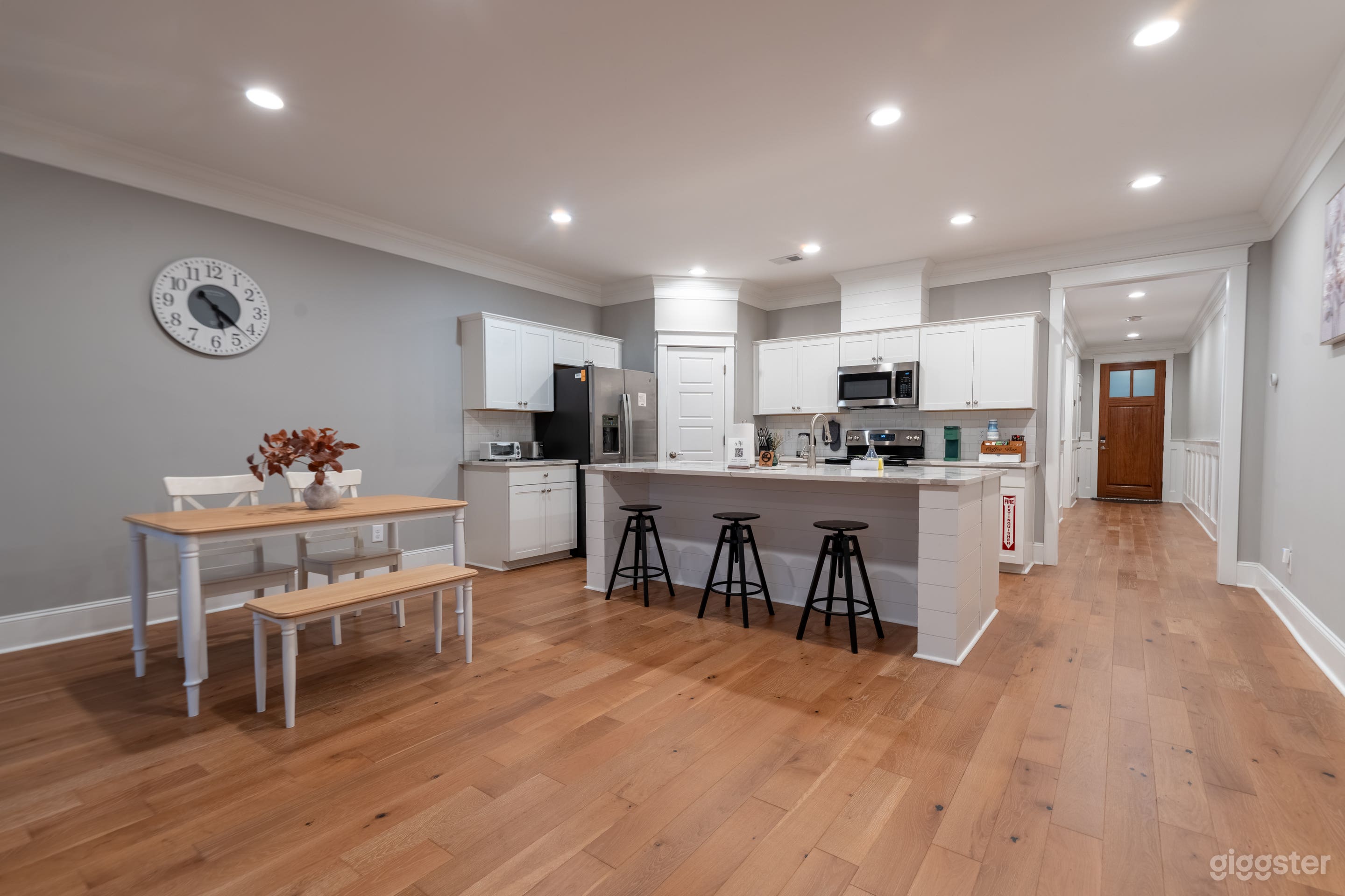 Spacious New Build Home Near Airport &amp; Restaurants Photo 2