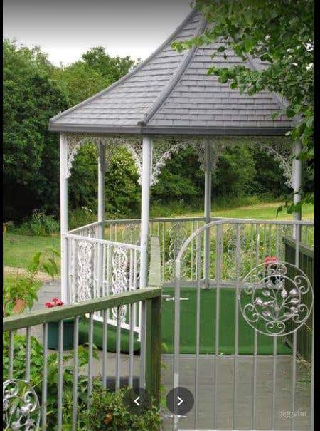 Superb Outdoor Garden for Photoshoots and Events Photo 2