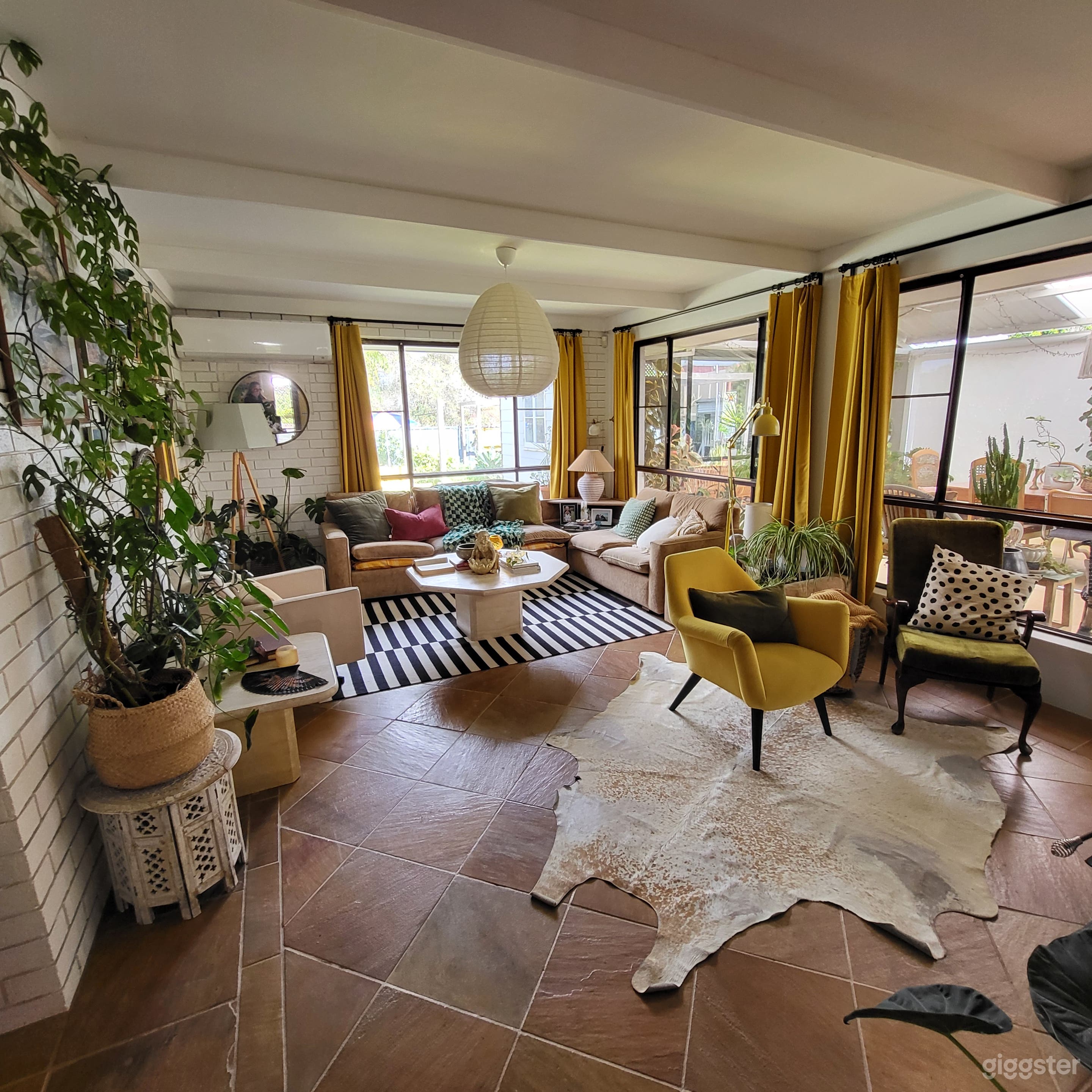 Retro Delight Photo 3