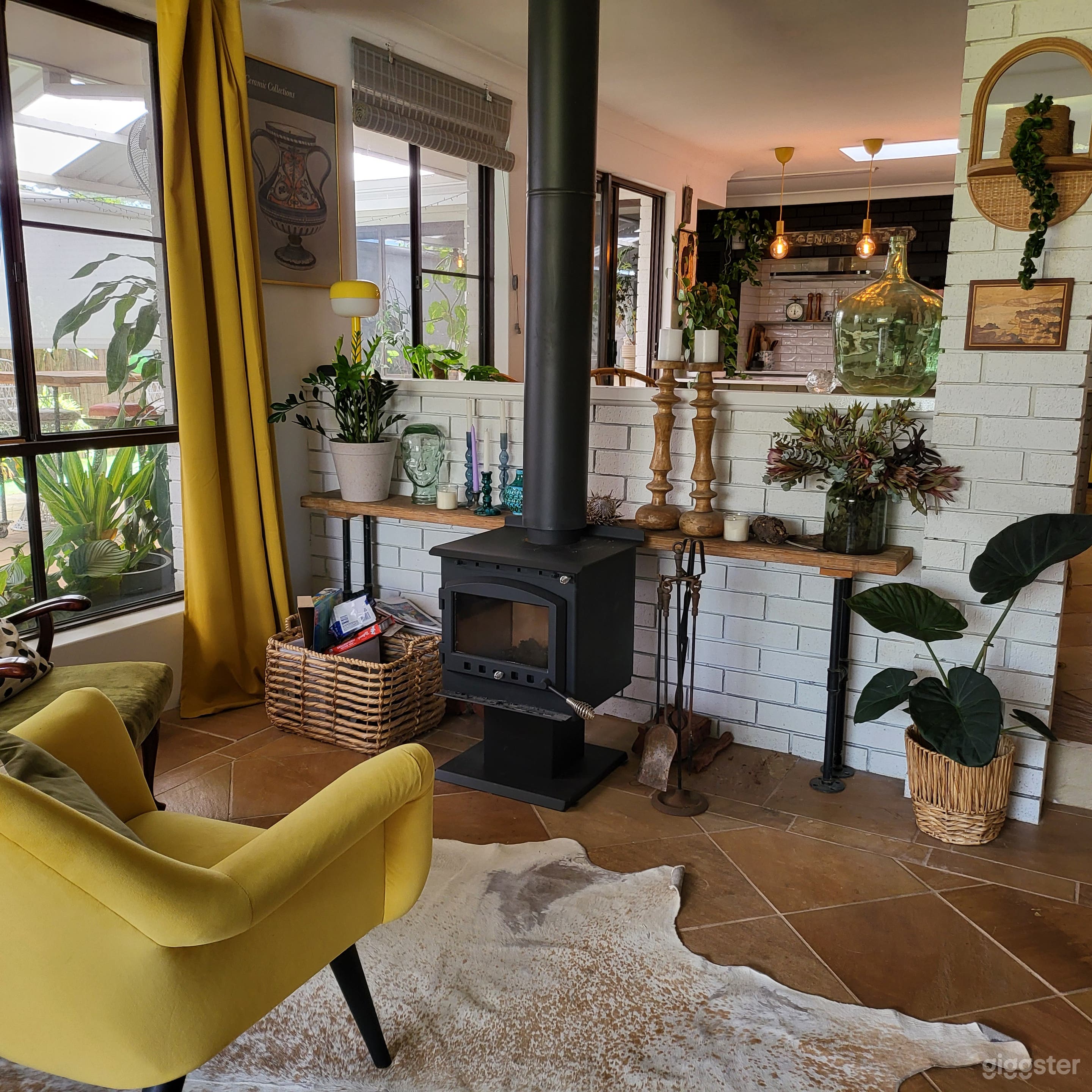 Retro Delight Photo 4