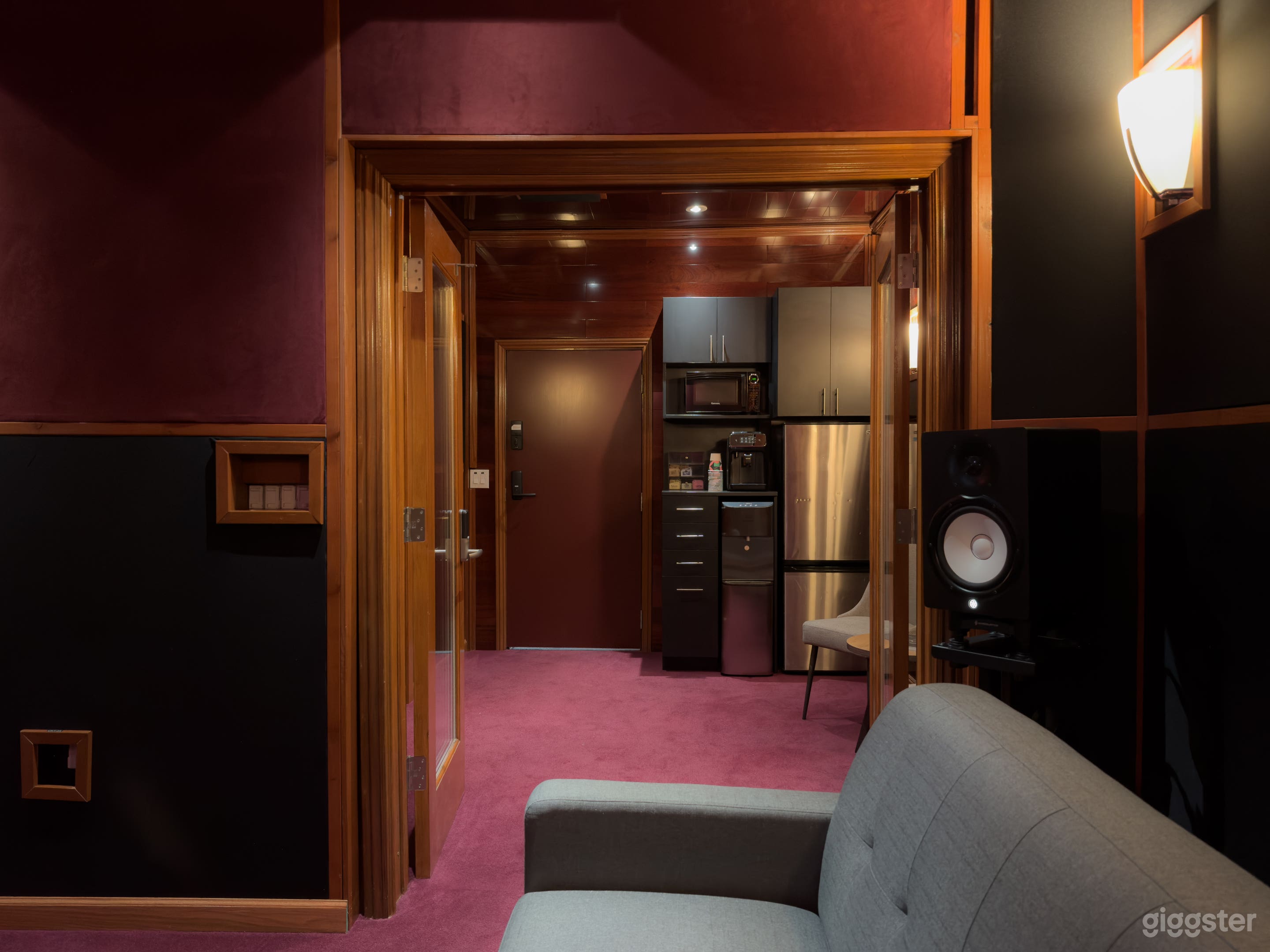 MAIN SUITE/ Studio A doors to lobby