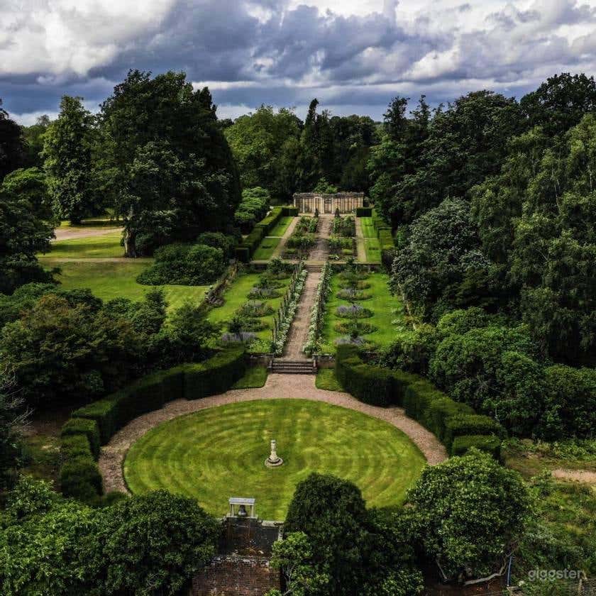 Breathtaking Garden in Stafford Photo 1