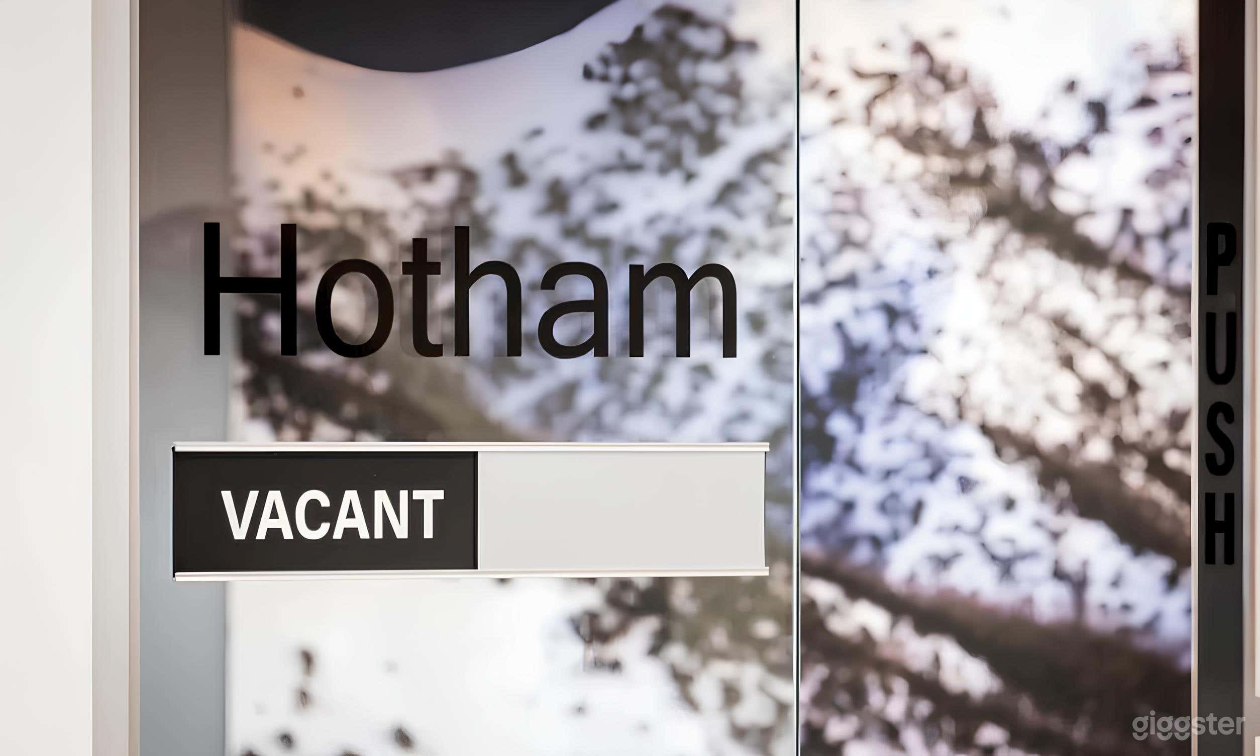 Hotham I Meeting Room for 4 person Photo 4