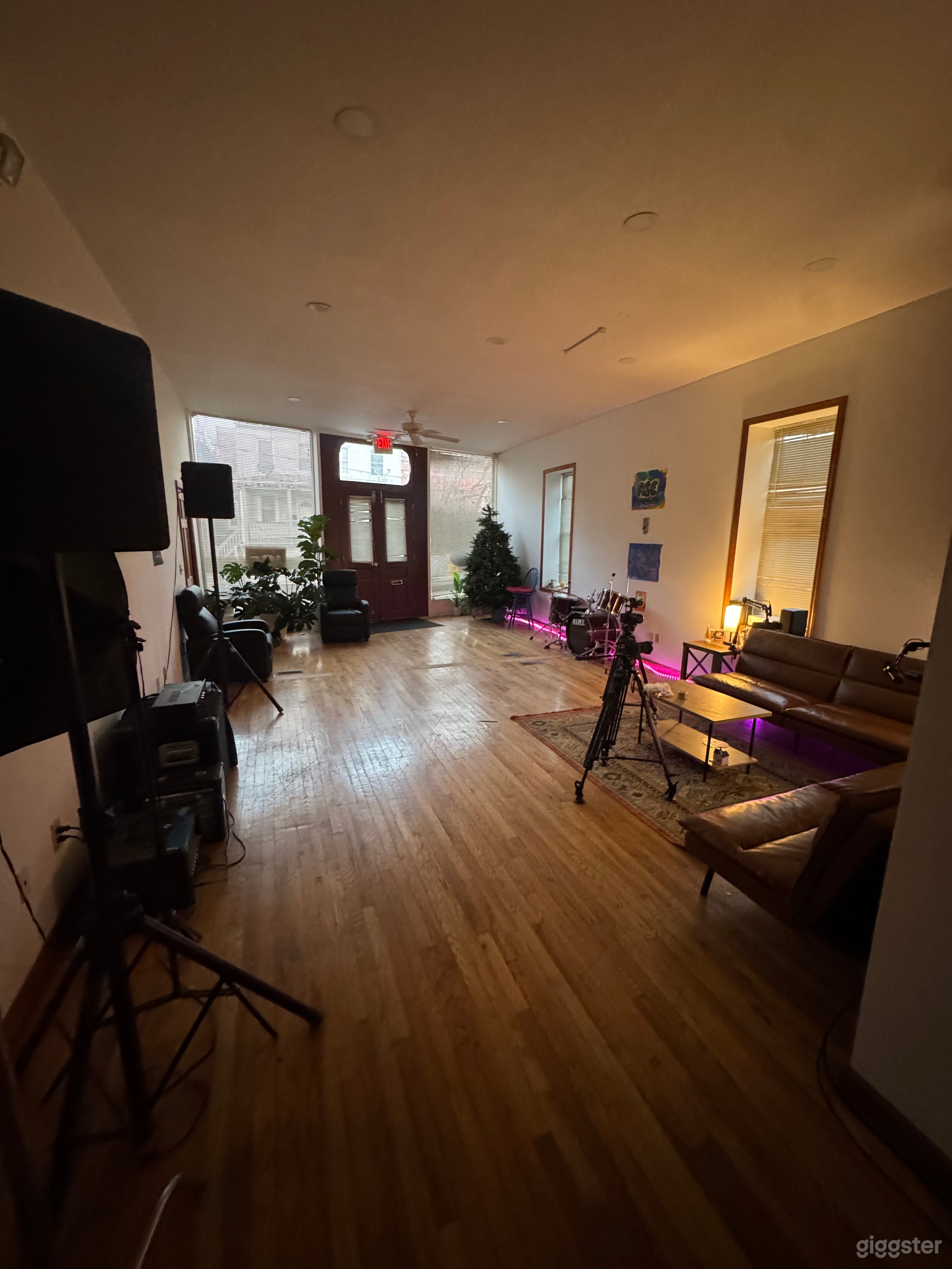 Historic Downtown Studio–Podcast & Recording Ready Photo 2