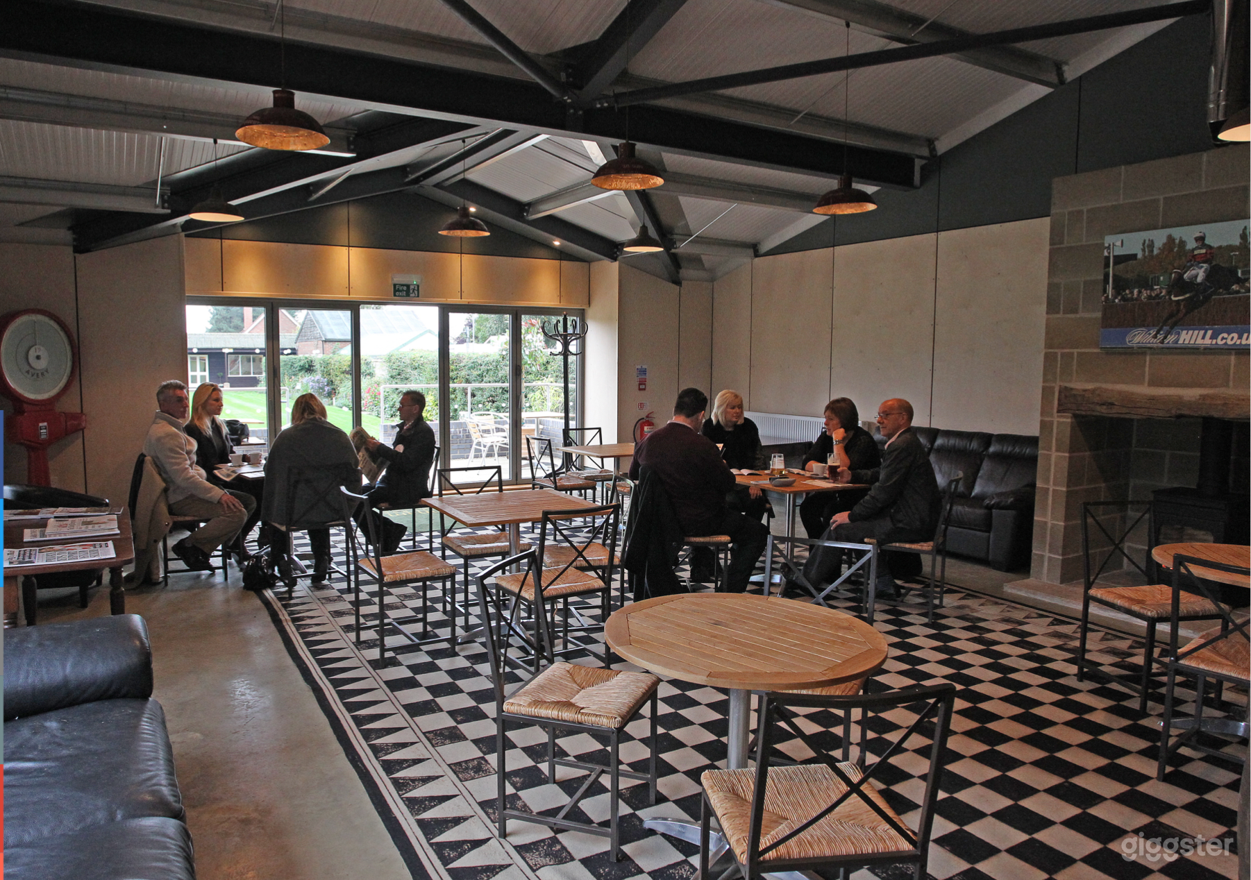 Versatile Bar in Fakenham Photo 2