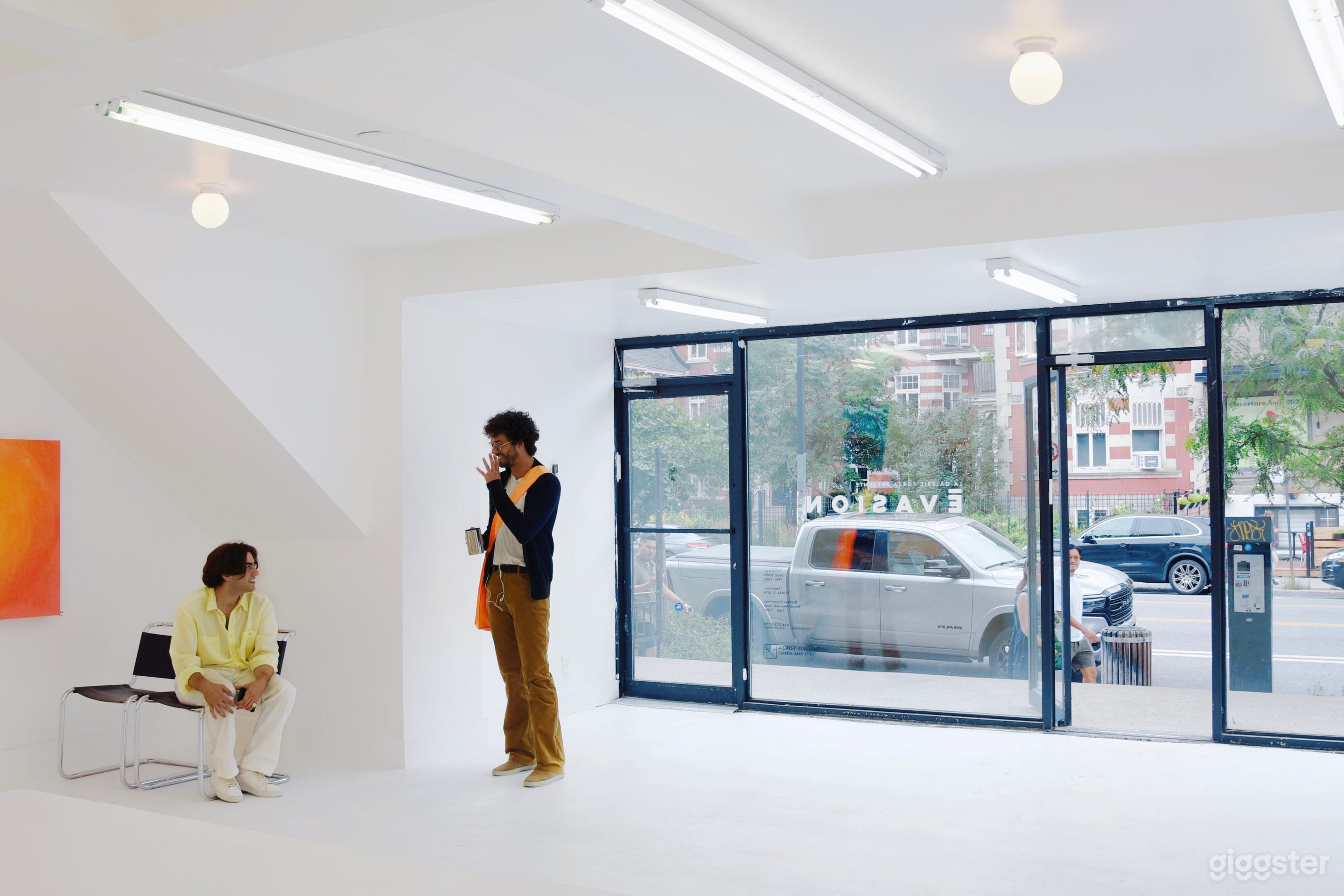 Hypnotizing White Box Gallery in the Mile End Photo 2