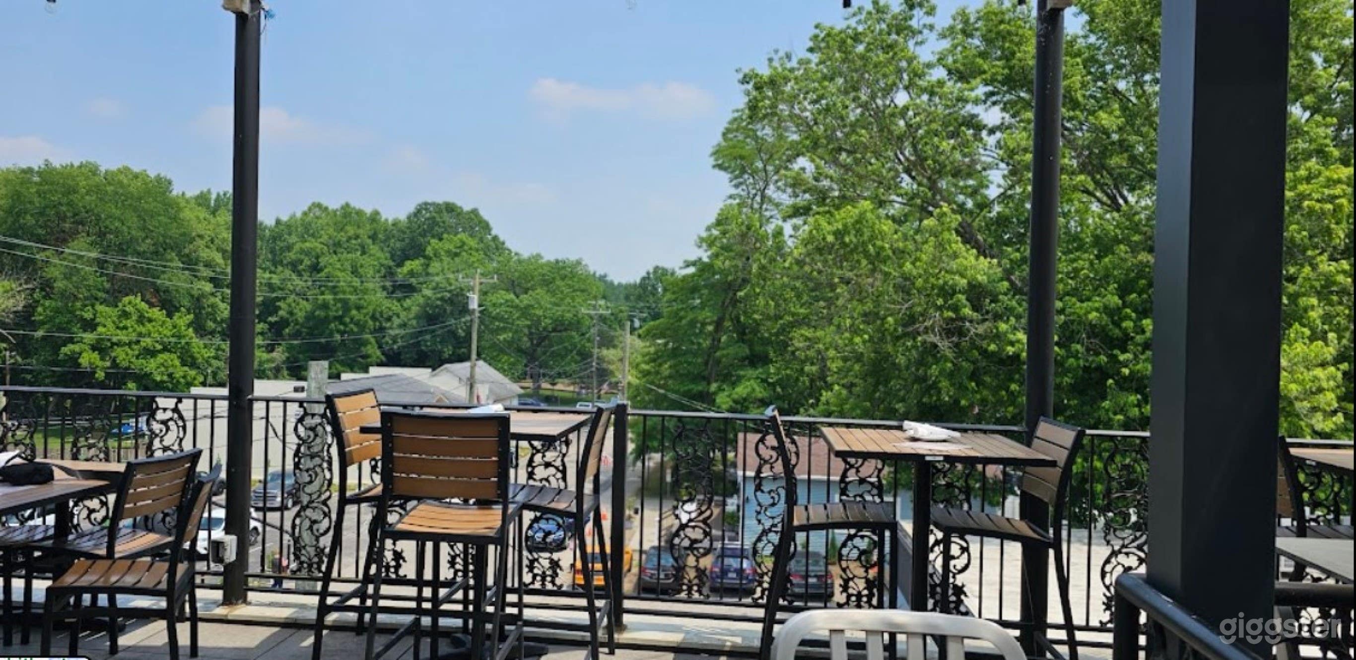 Exclusive 2nd Floor Rooftop Bar With Private And Outdoor Area Photo 1