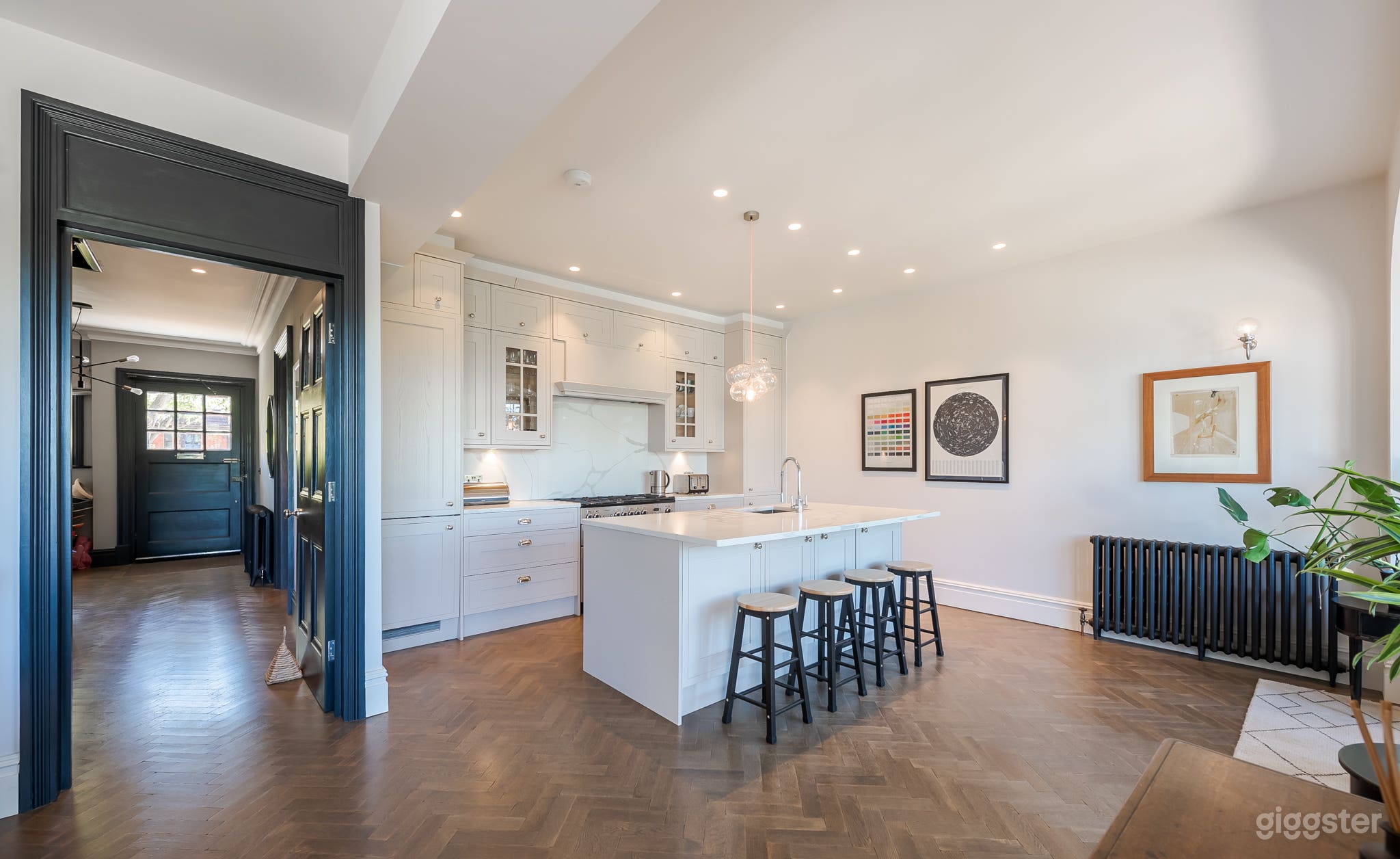 Becmead House Photo 1