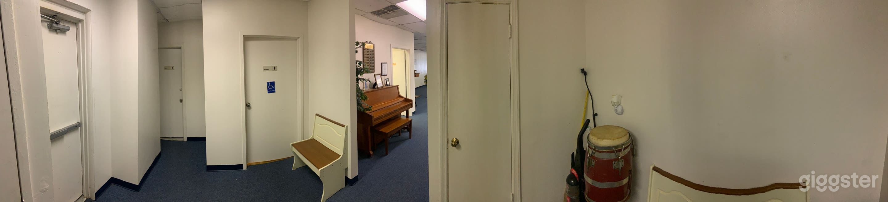 Two bathrooms with wheelchair ♿️ accessiblity.