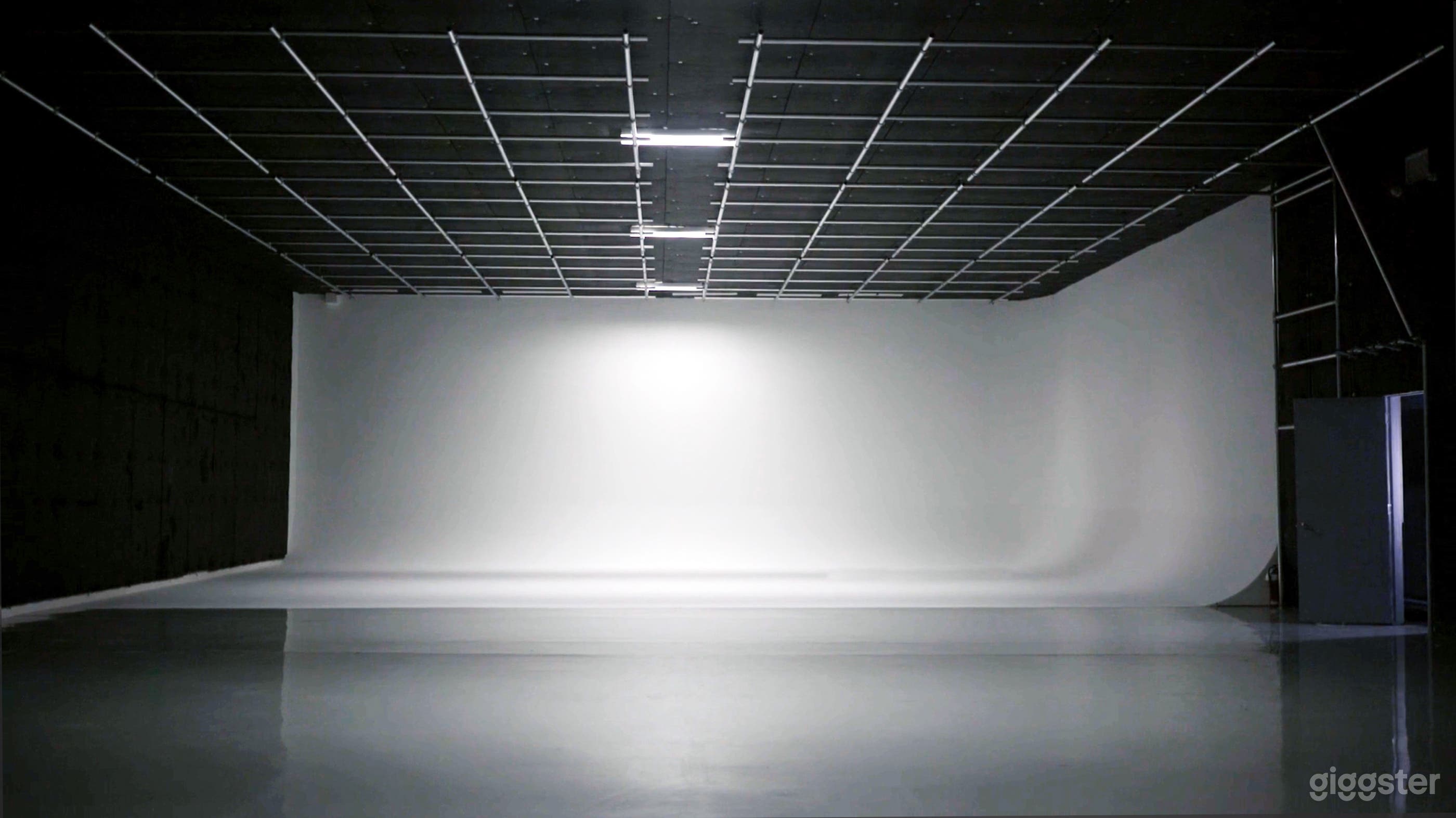 5400 sq ft of space at Sensi Star studio