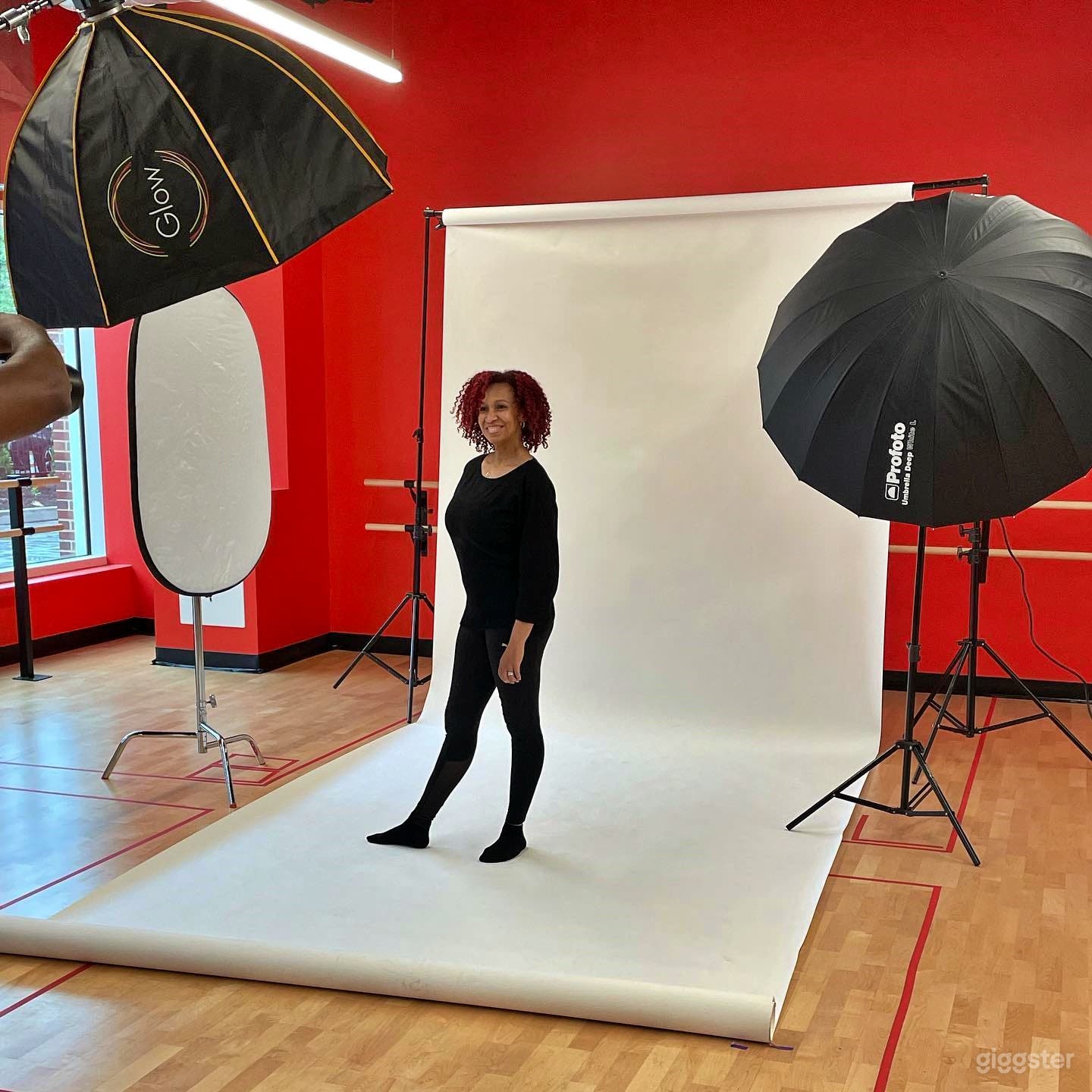 Modern Well-designed Dance Studio (Buyout) Photo 4