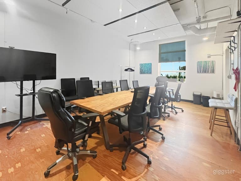  Spacious Boardroom 