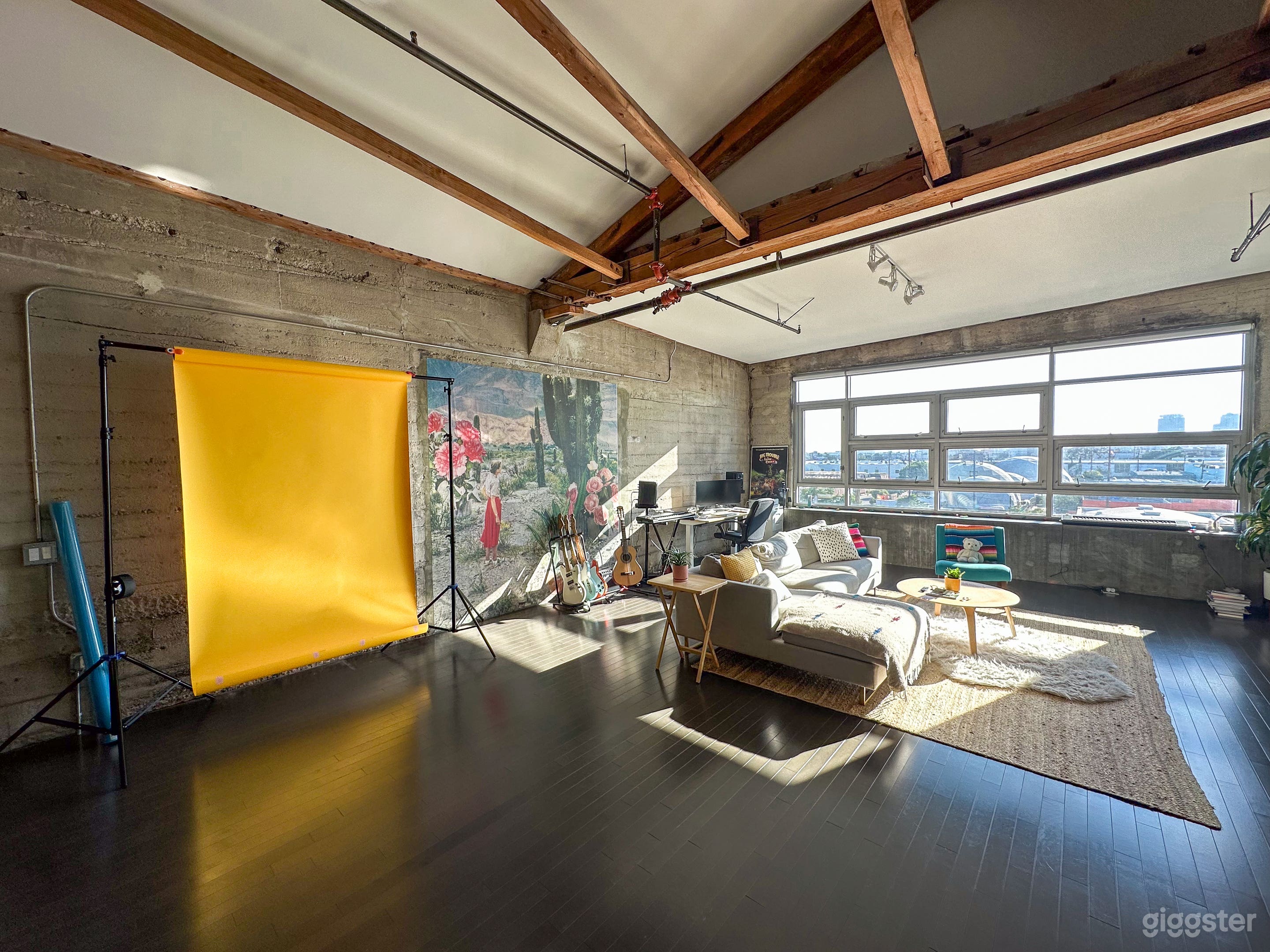 INDUSTRIAL ZEN LOFT STUDIO #224 NATURAL LIGHTS Photo 1