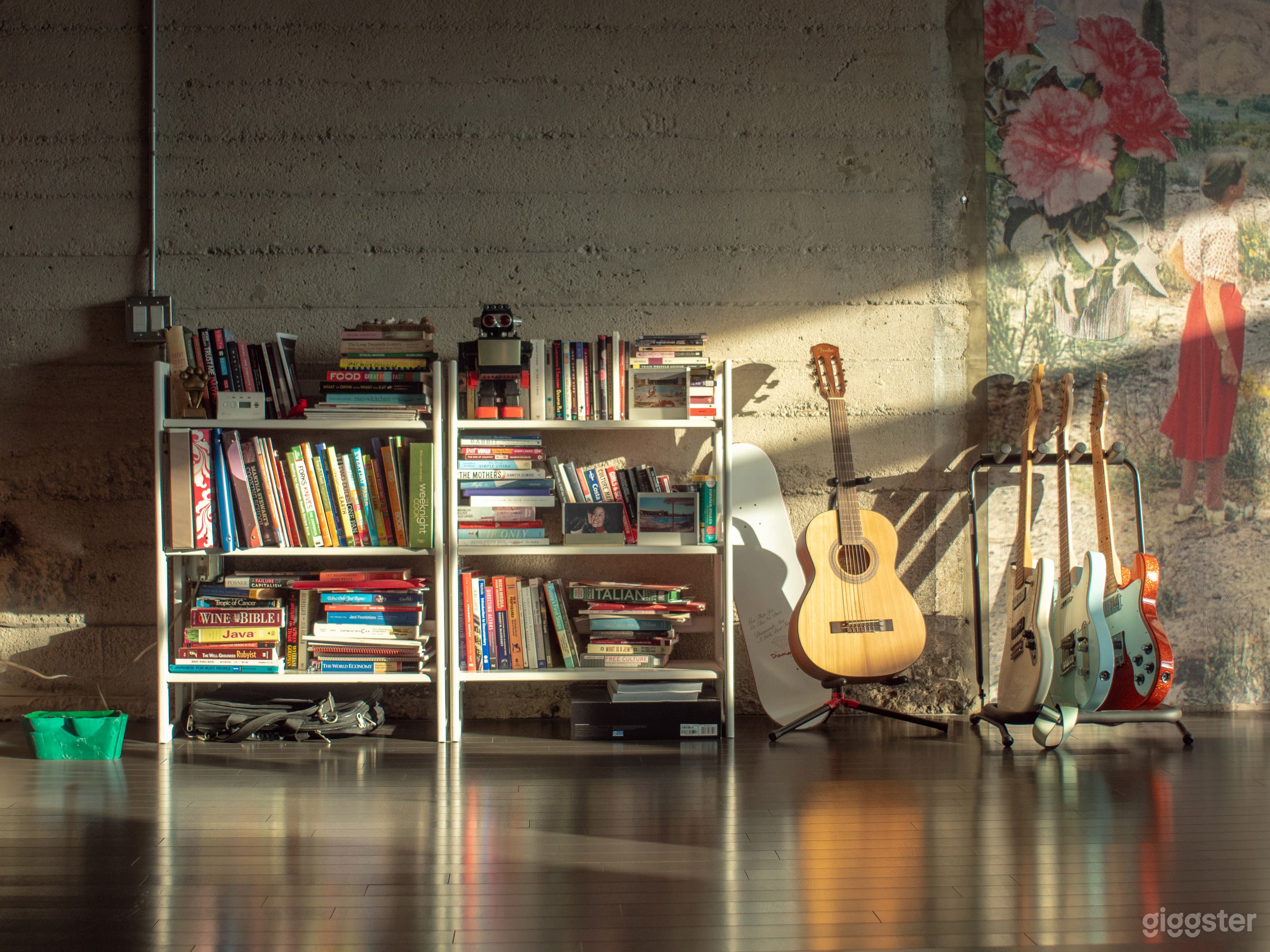 INDUSTRIAL ZEN LOFT STUDIO #224 NATURAL LIGHTS Photo 3