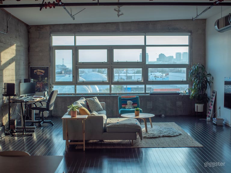  INDUSTRIAL ZEN LOFT STUDIO #224 NATURAL LIGHTS 