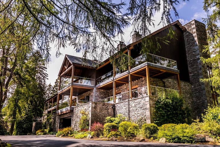  The Brimstone Hotel
 