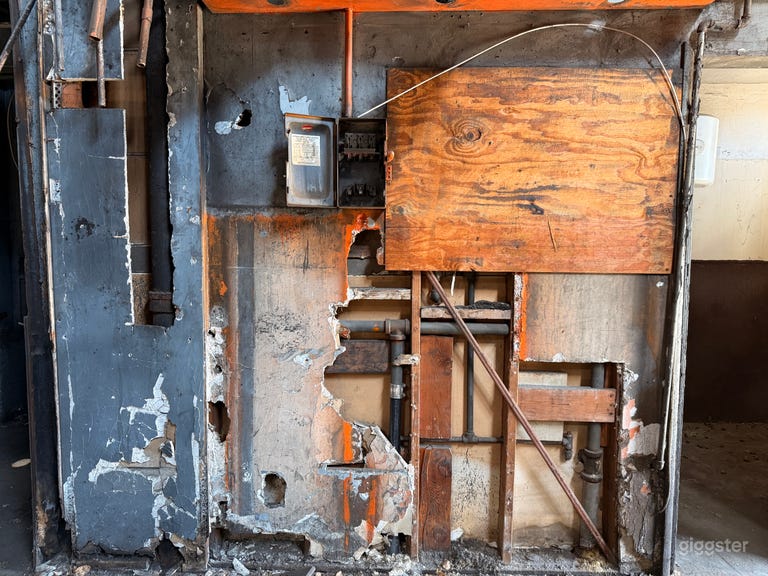  Raw Empty Industrial Warehouse | photo,video,film 