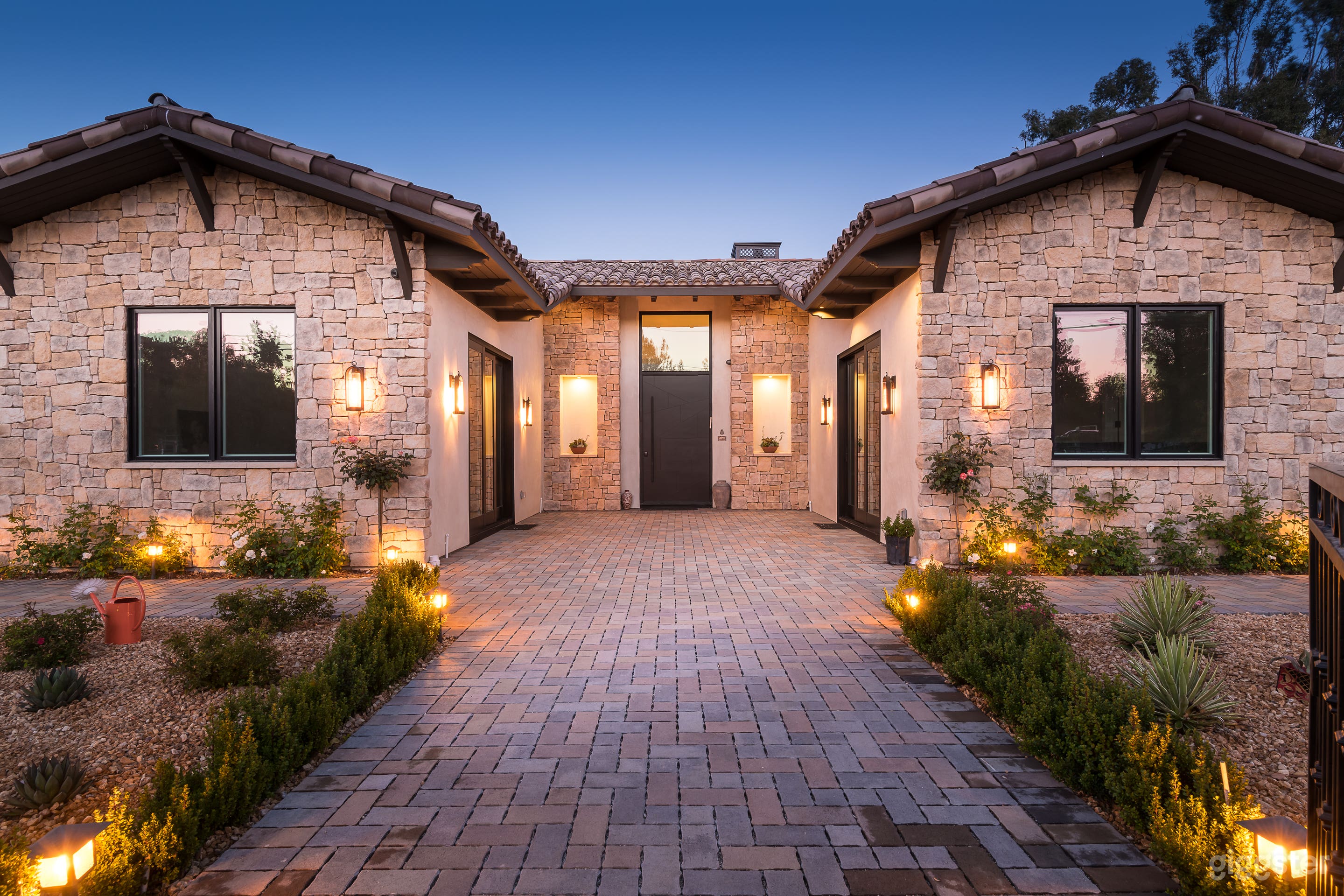 OLD AGOURA Mediterranean/Contemporary/Modern House Photo 2