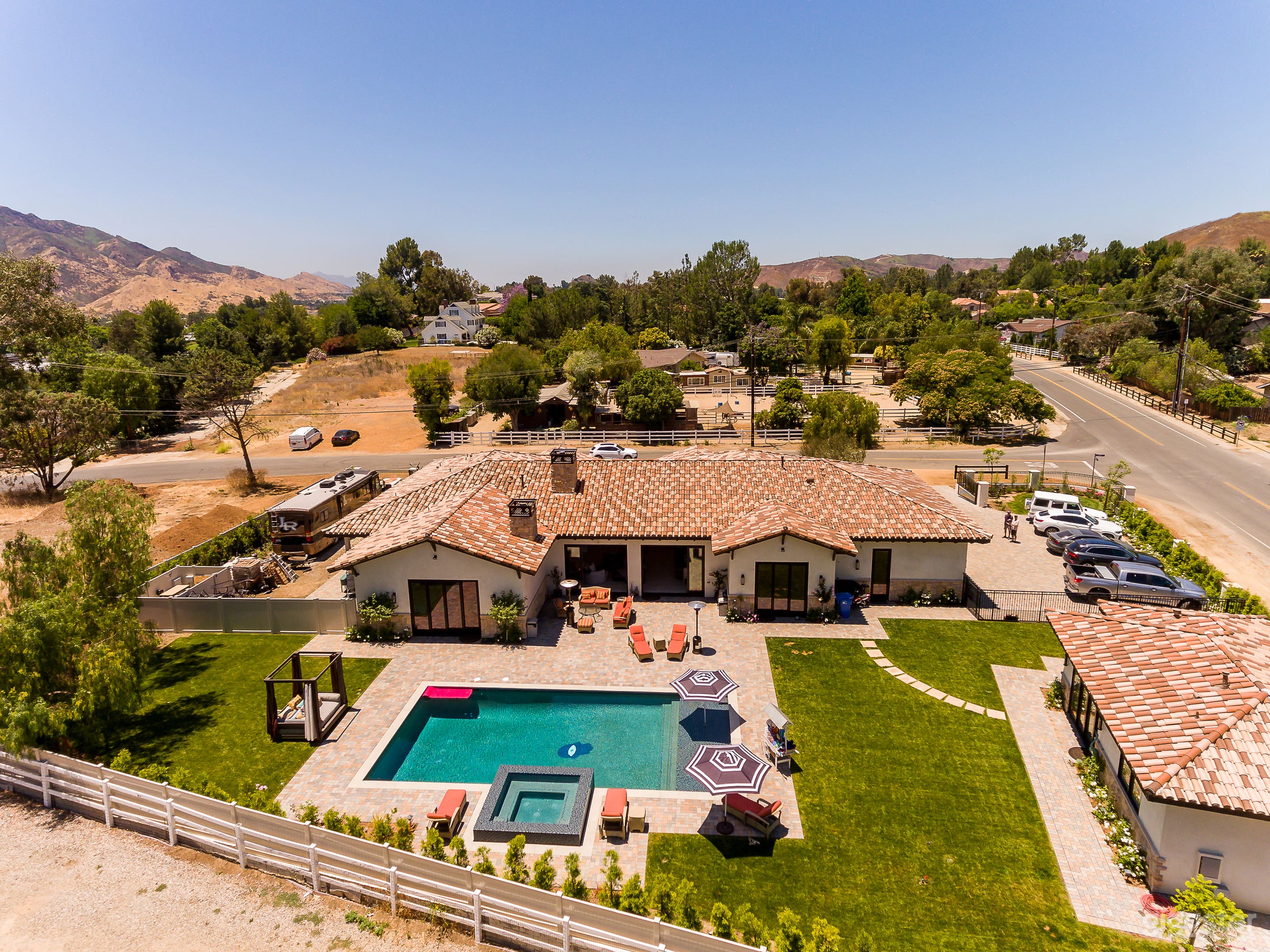 OLD AGOURA Mediterranean/Contemporary/Modern House Photo 1