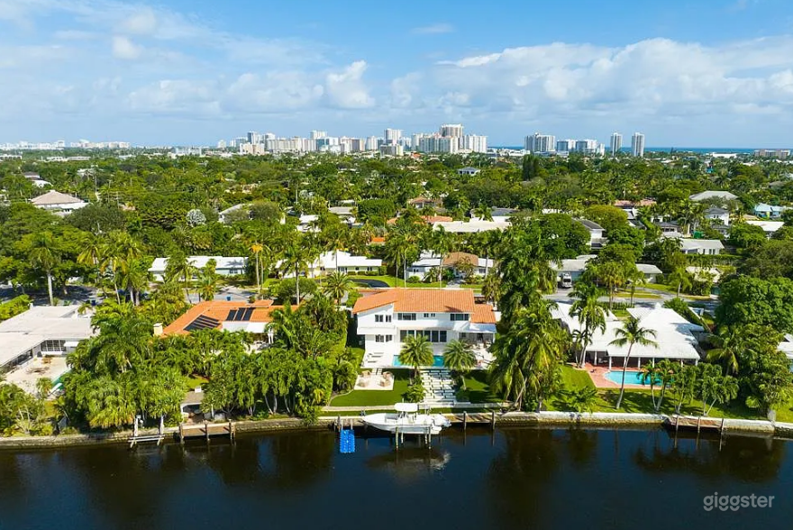 Riverfront Home in Fort Lauderdale Photo 3