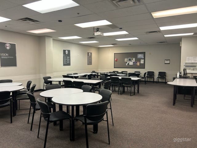 Large Classroom with 40 to 50 Seating Capacity Photo 3