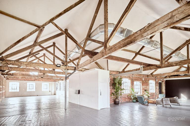  Modern Studio 4 