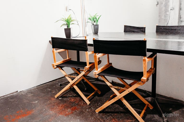  Cyclorama wall and industrial style with daylight  