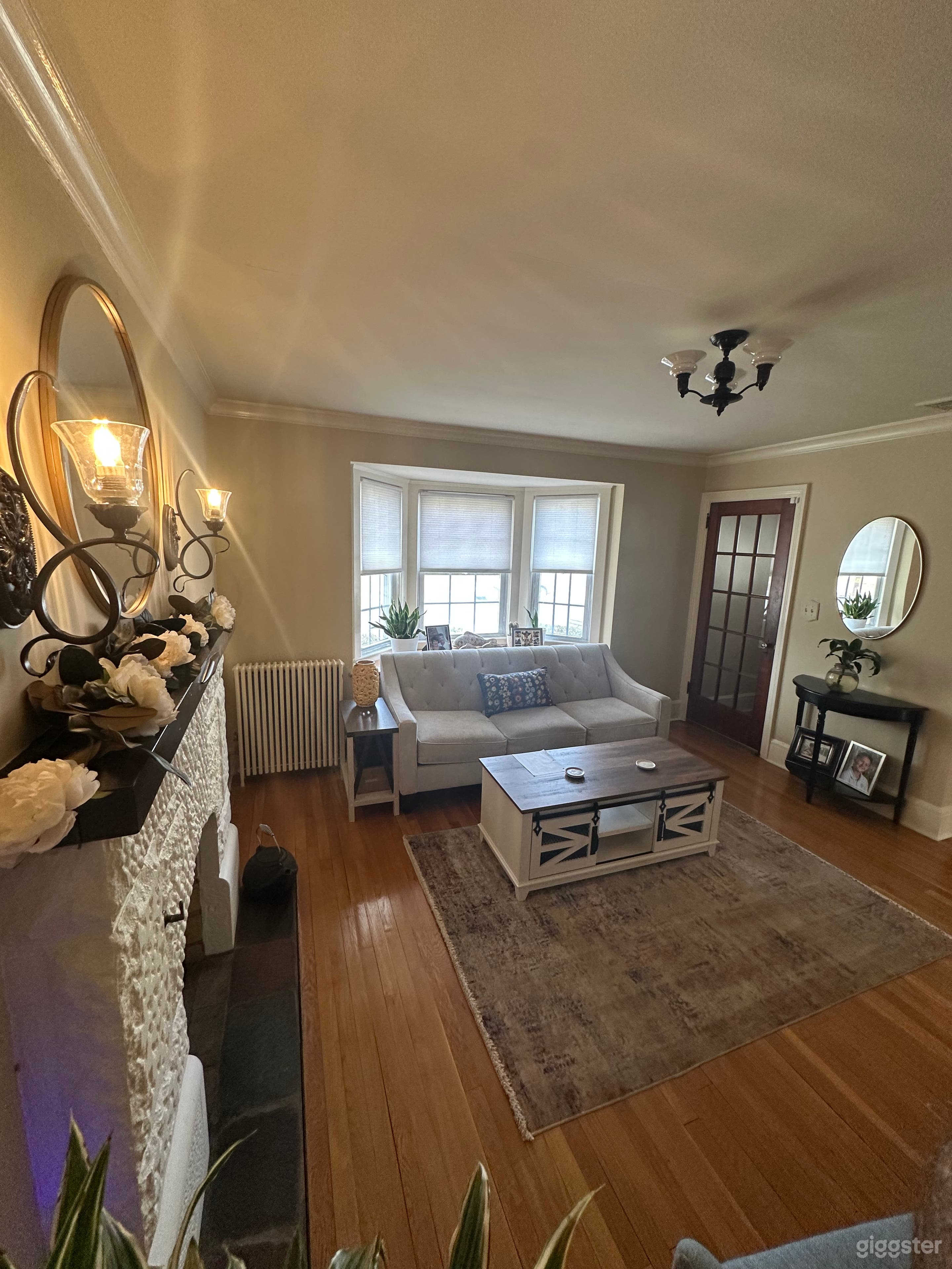 Charming Single Family Home Photo 4