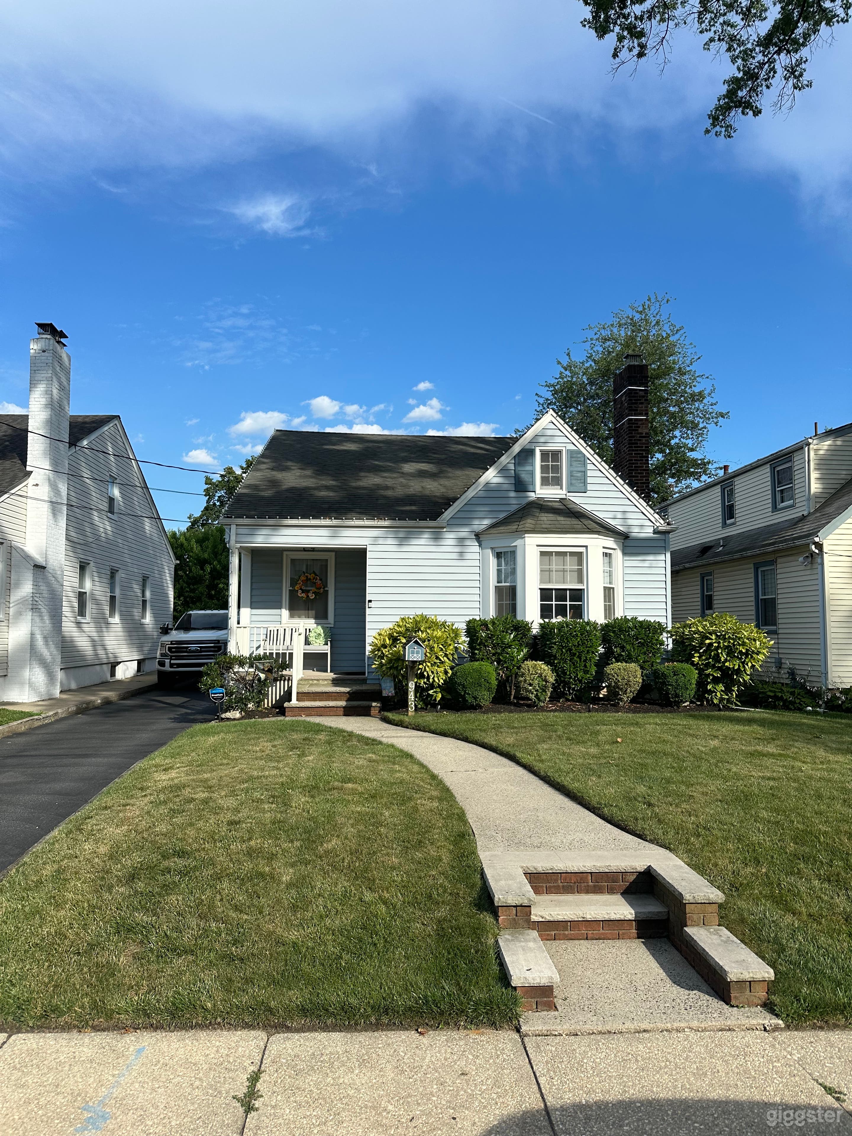 Charming Single Family Home Photo 1